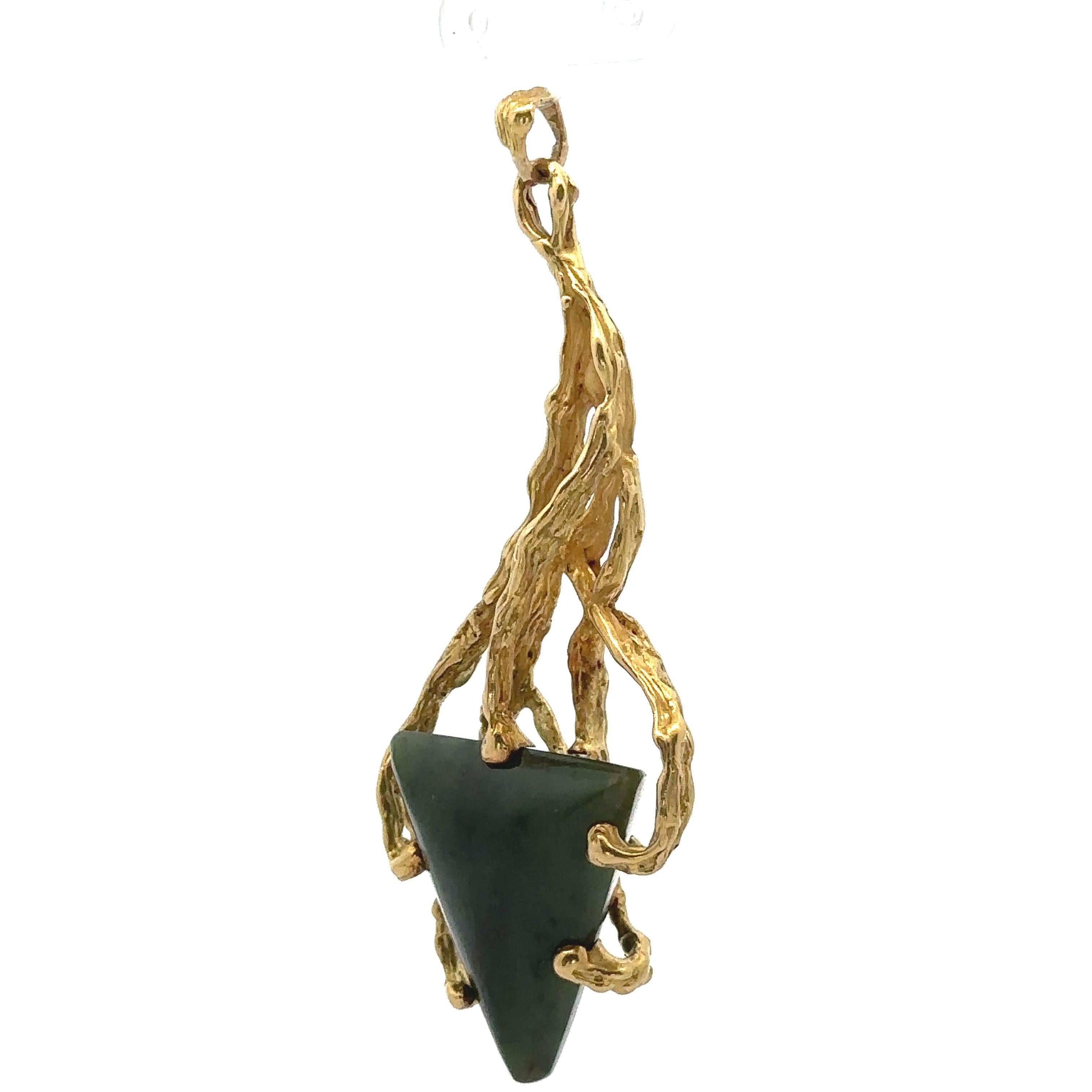 Vintage 18k Yellow Gold Triangular Nephrite Jade Large Freeform Textured Pendant For Sale 2