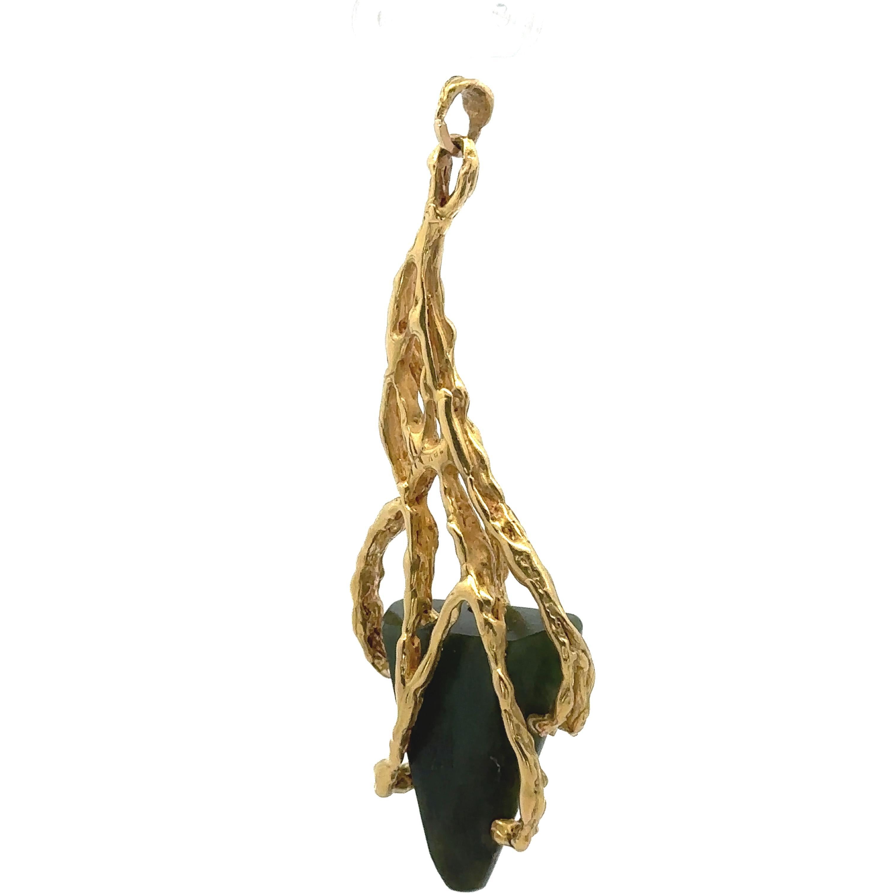 Vintage 18k Yellow Gold Triangular Nephrite Jade Large Freeform Textured Pendant For Sale 4