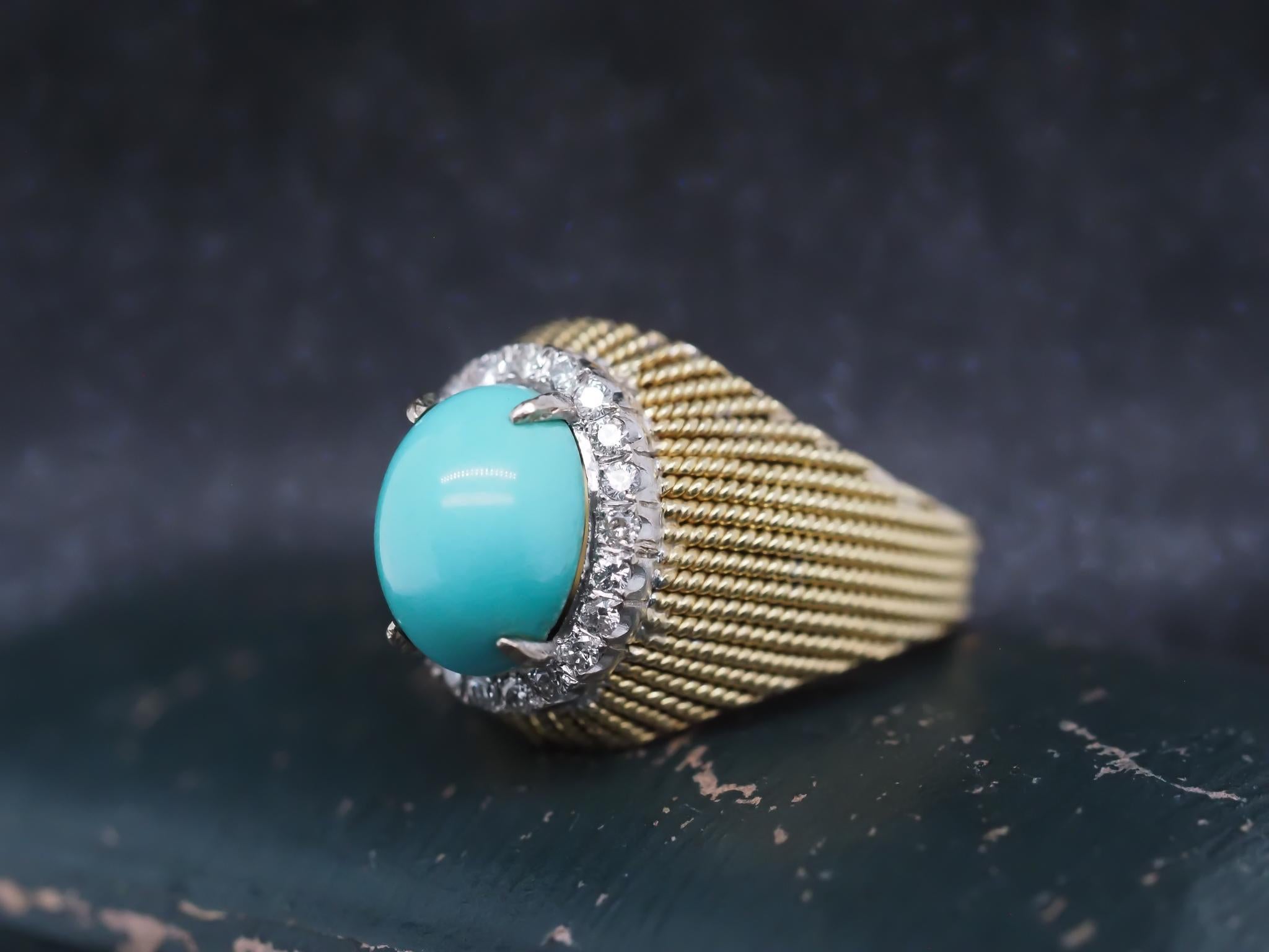 Brilliant Cut Vintage 18K Yellow Gold Turquoise and Diamond Ring For Sale