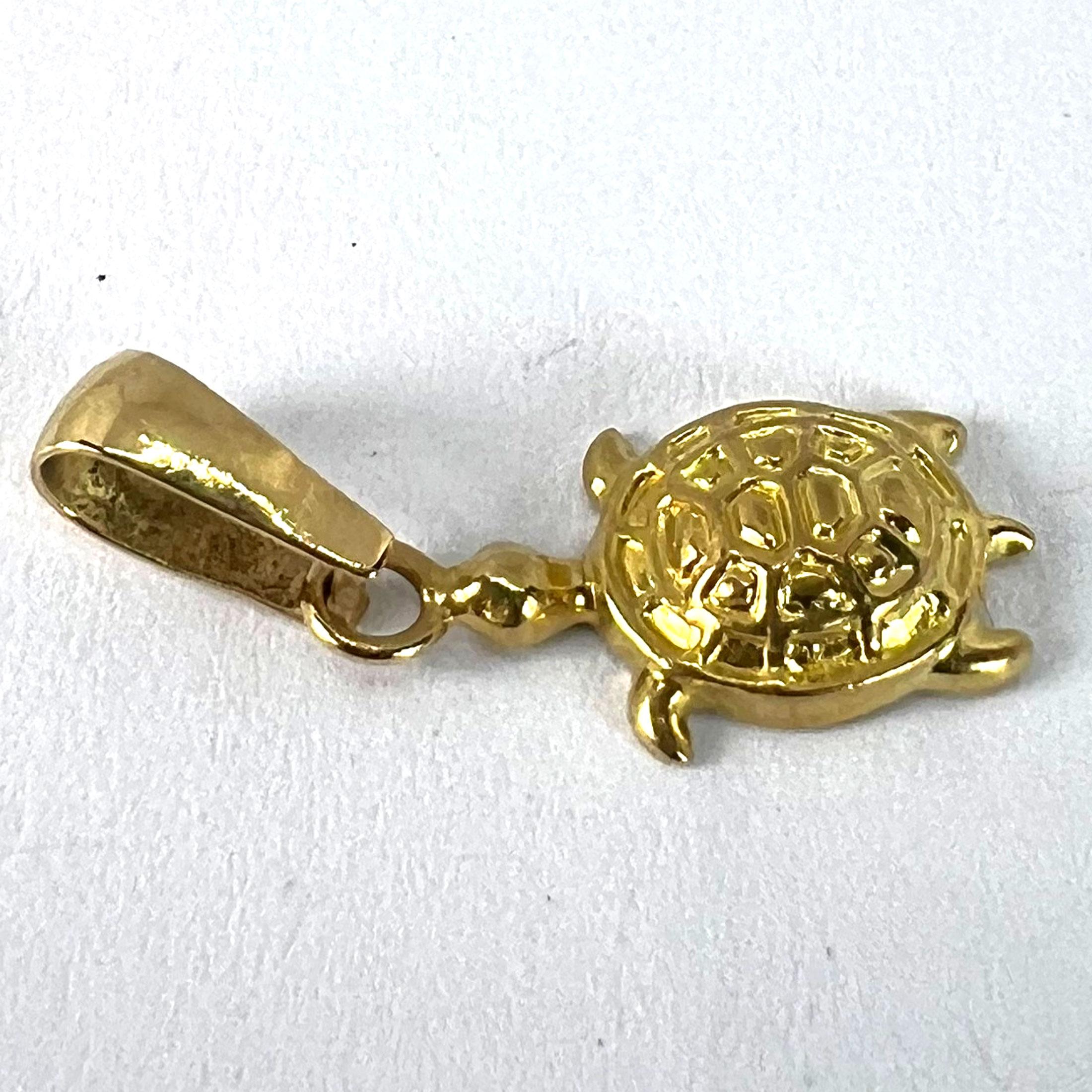 Ciondolo Charm Tartaruga d'epoca in oro giallo 18 carati in vendita 9