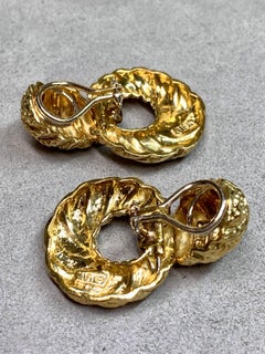 Pendants d'oreilles vintage en or jaune 18 carats, texture torsadée, de type " Doorknocker ".