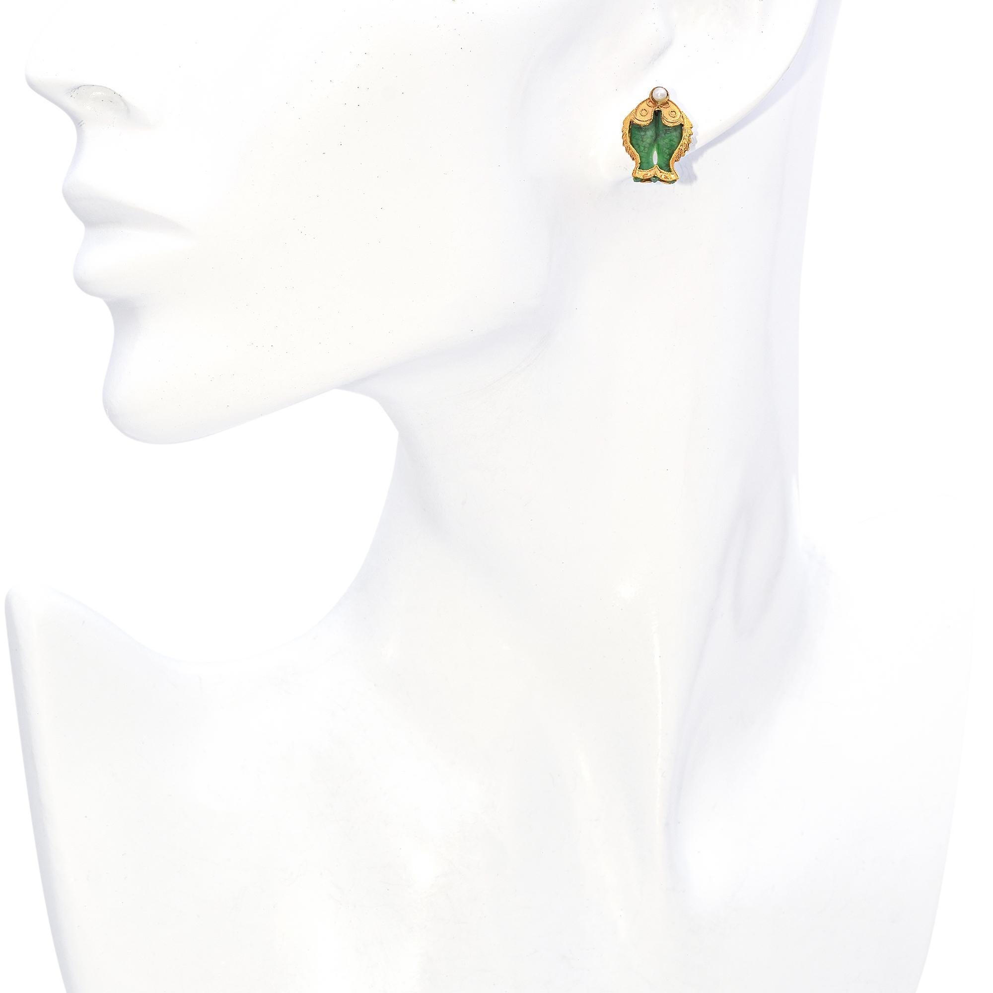 Weight: 2.5 Grams
Stone: Jade (13 x 8.6 mm), Pearl (2.2 mm)
Measurements: 16.2 x 11 x 3.9 mm
Metal: 18K Gold (Backings: Gold Plated)

ITEM #: BR-1472-120524-03