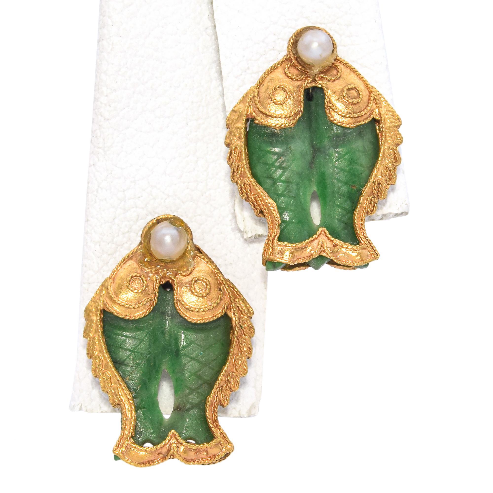 Uncut Vintage 18K Yellow Gold Two Jade Fish & Pearl Stud Earrings