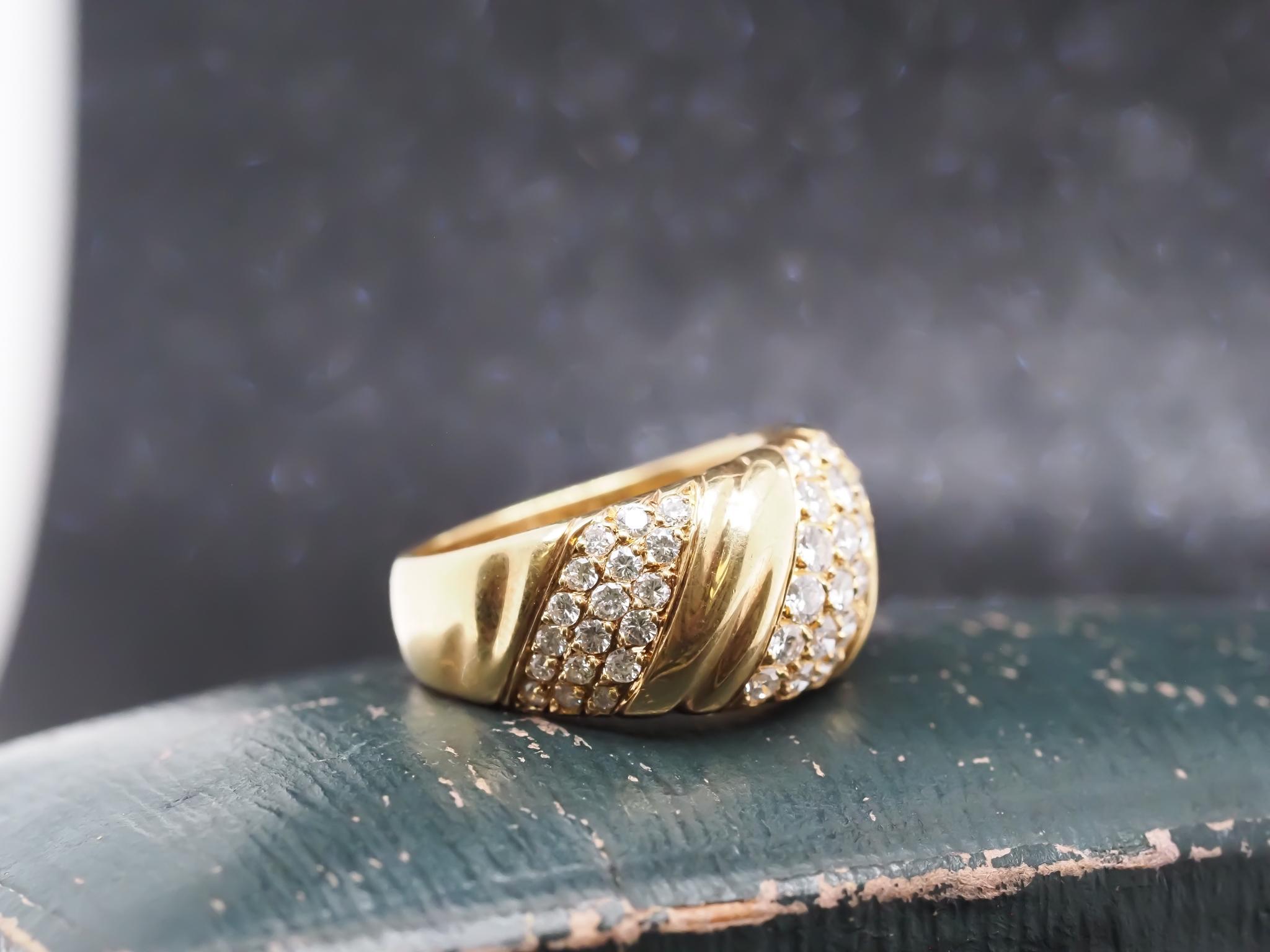 Vintage 18K Yellow Gold Van Cleef & Arpels Diamond Swirl Ring In Good Condition For Sale In Hicksville, NY