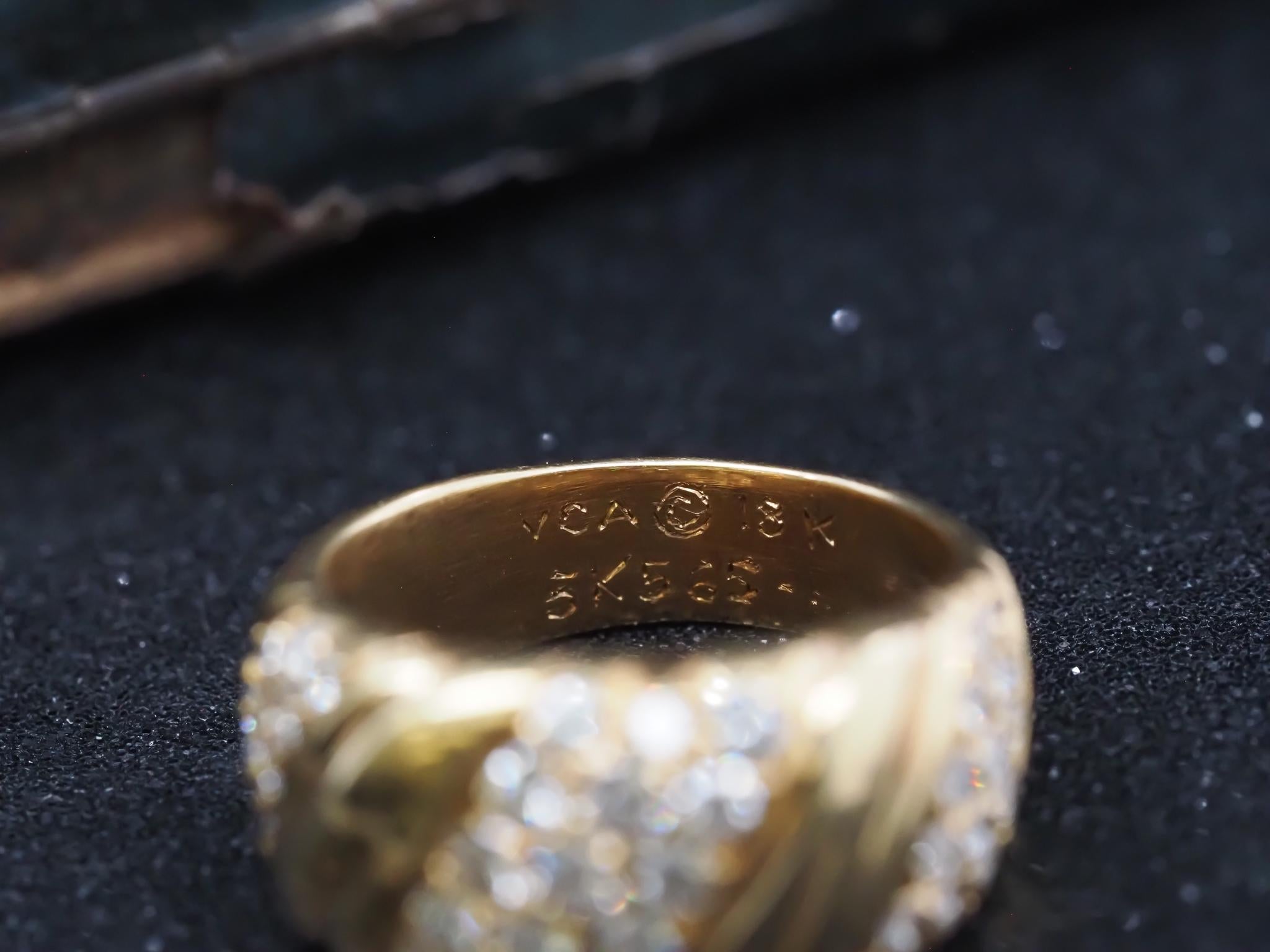 Vintage 18K Yellow Gold Van Cleef & Arpels Diamond Swirl Ring For Sale 1