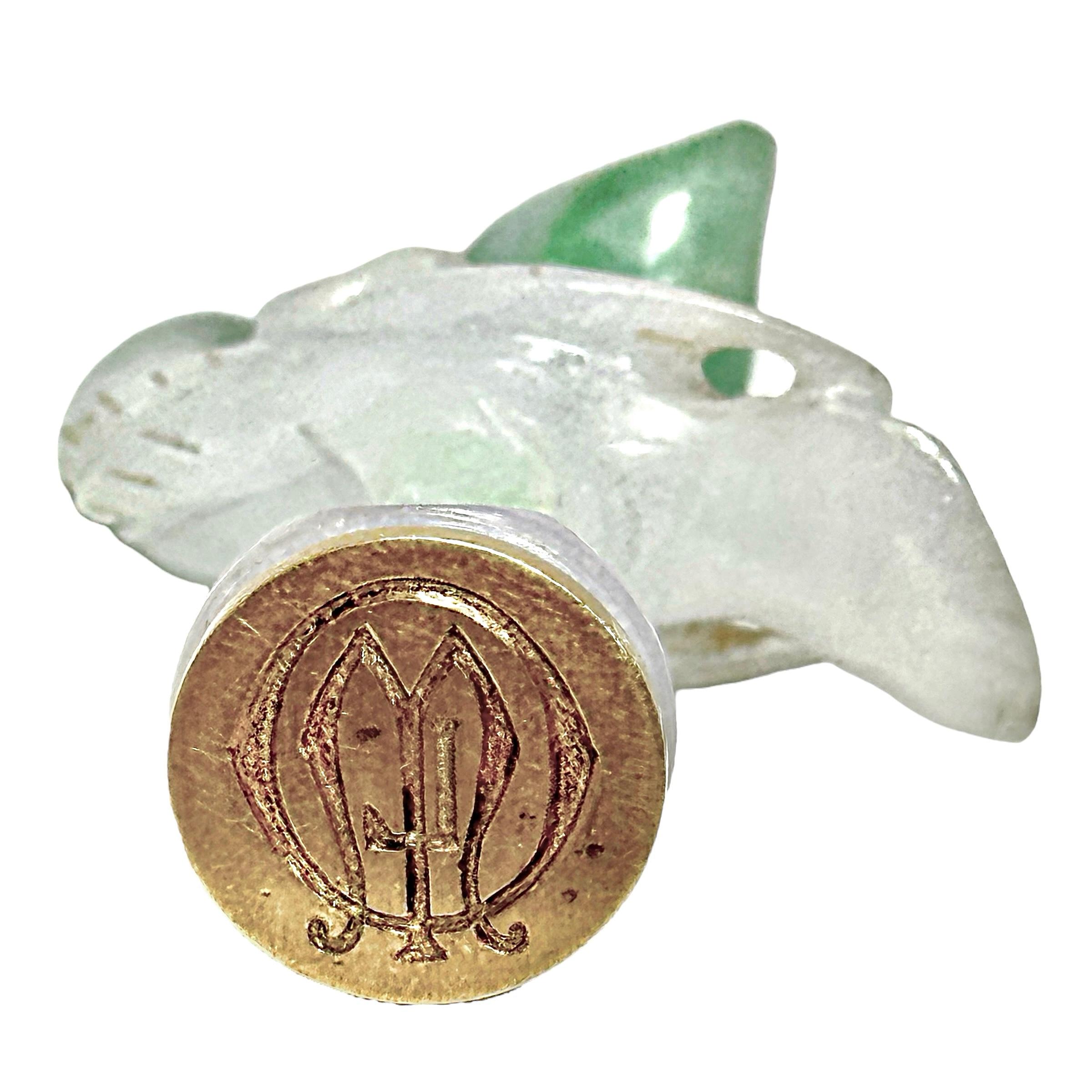 Vintage 18K Yellow Gold Wax Seal with Hand Carved Jade Bird Handle For Sale 2
