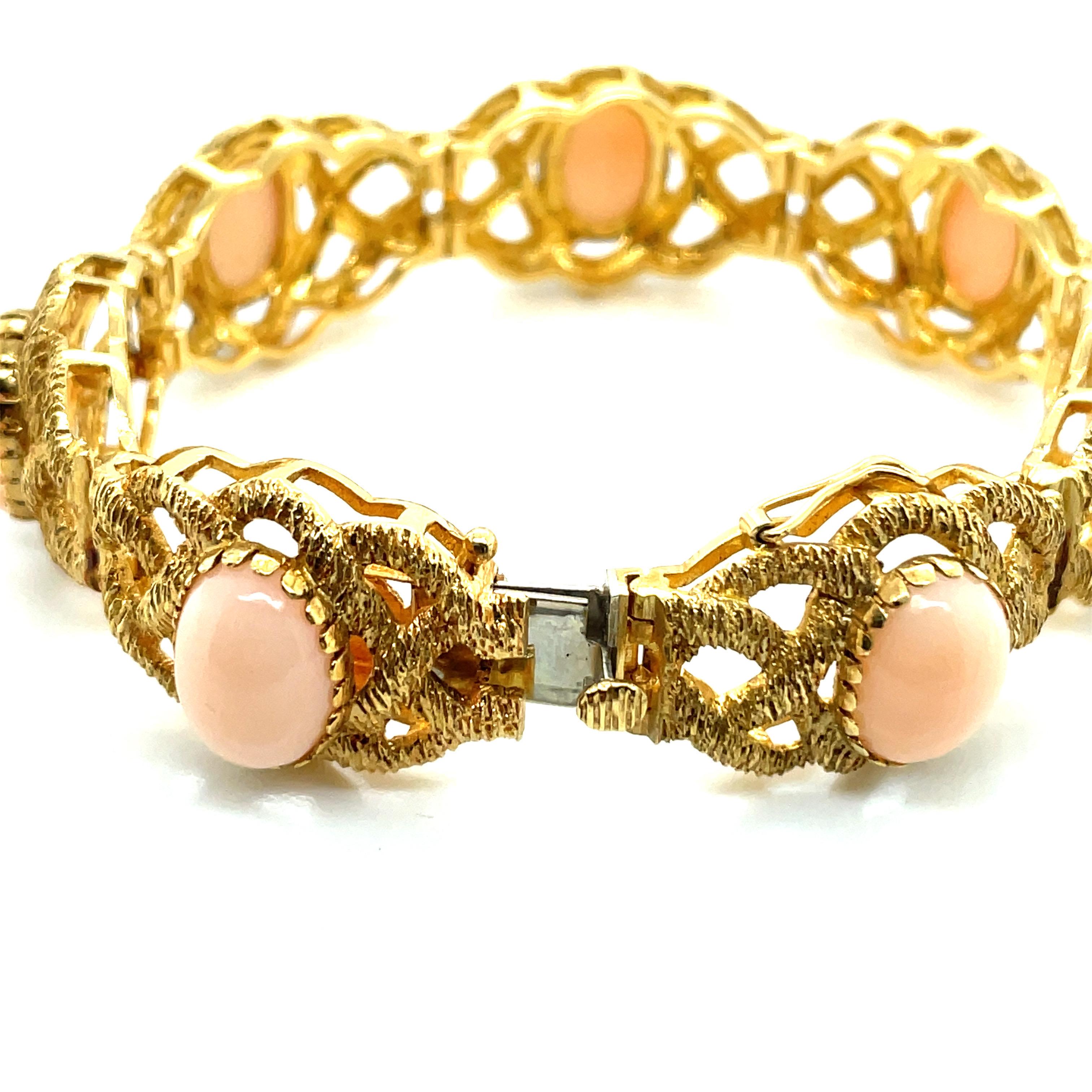 Women's Vintage 18k Yellow Gold Wide Bracelet with Oval Pink Coral Gemstones For Sale