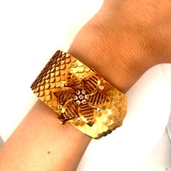 Vintage 18k Yellow Gold Wide Cleopatra Fishscale Bracelet