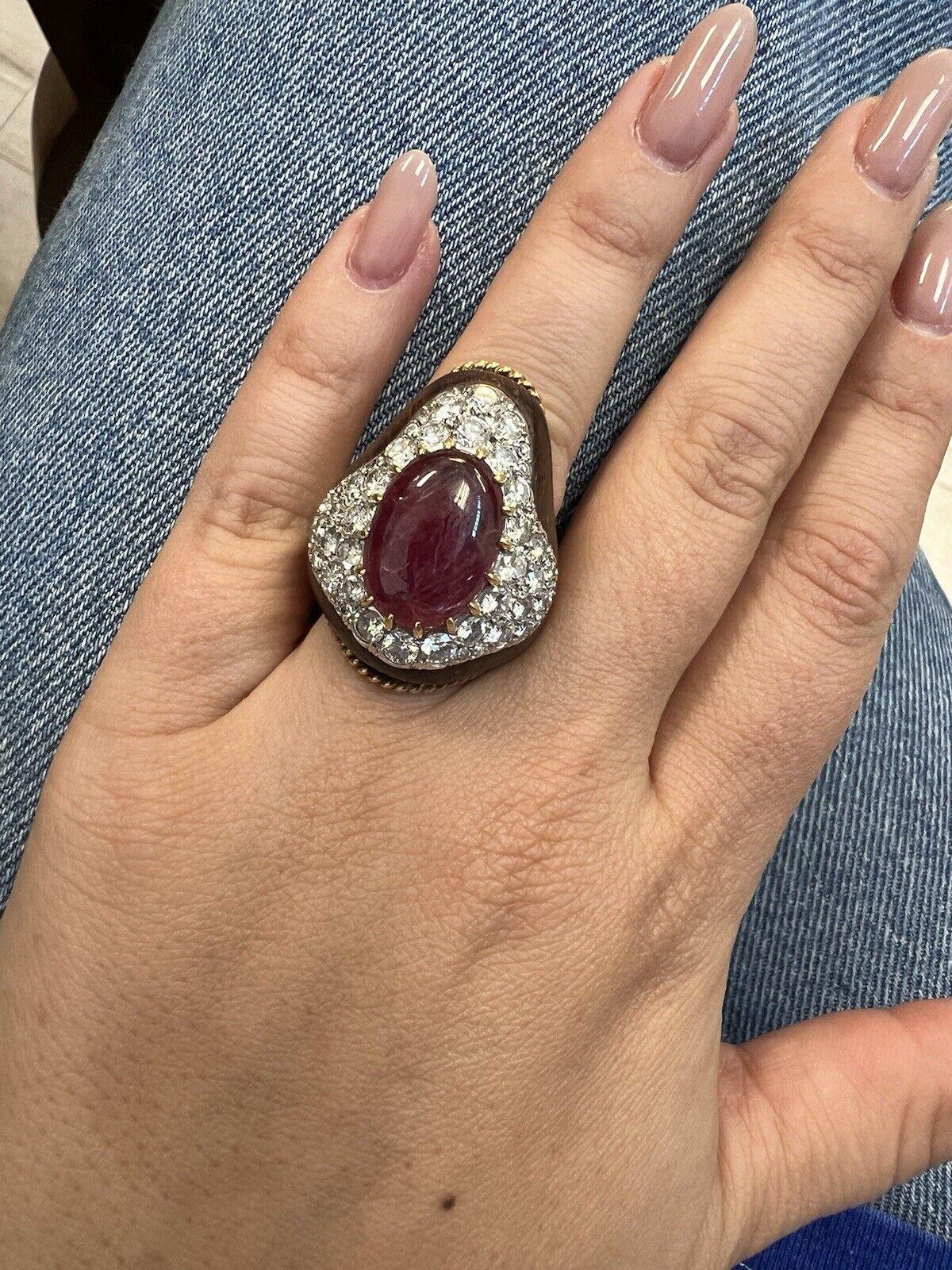 VINTAGE 18k Yellow Gold, Wood, Diamond & Ruby Cocktail Ring Vintage 1970s In Good Condition For Sale In Beverly Hills, CA