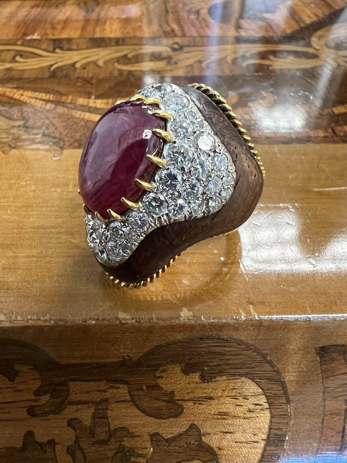 Women's or Men's VINTAGE 18k Yellow Gold, Wood, Diamond & Ruby Cocktail Ring Vintage 1970s For Sale