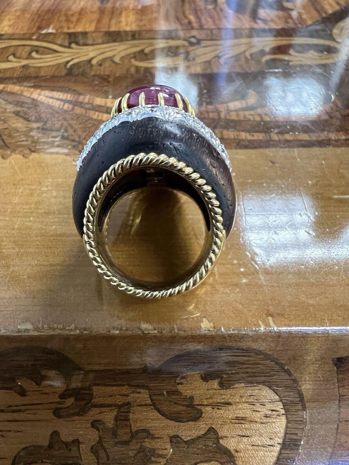 VINTAGE 18k Yellow Gold, Wood, Diamond & Ruby Cocktail Ring Vintage 1970s For Sale 2