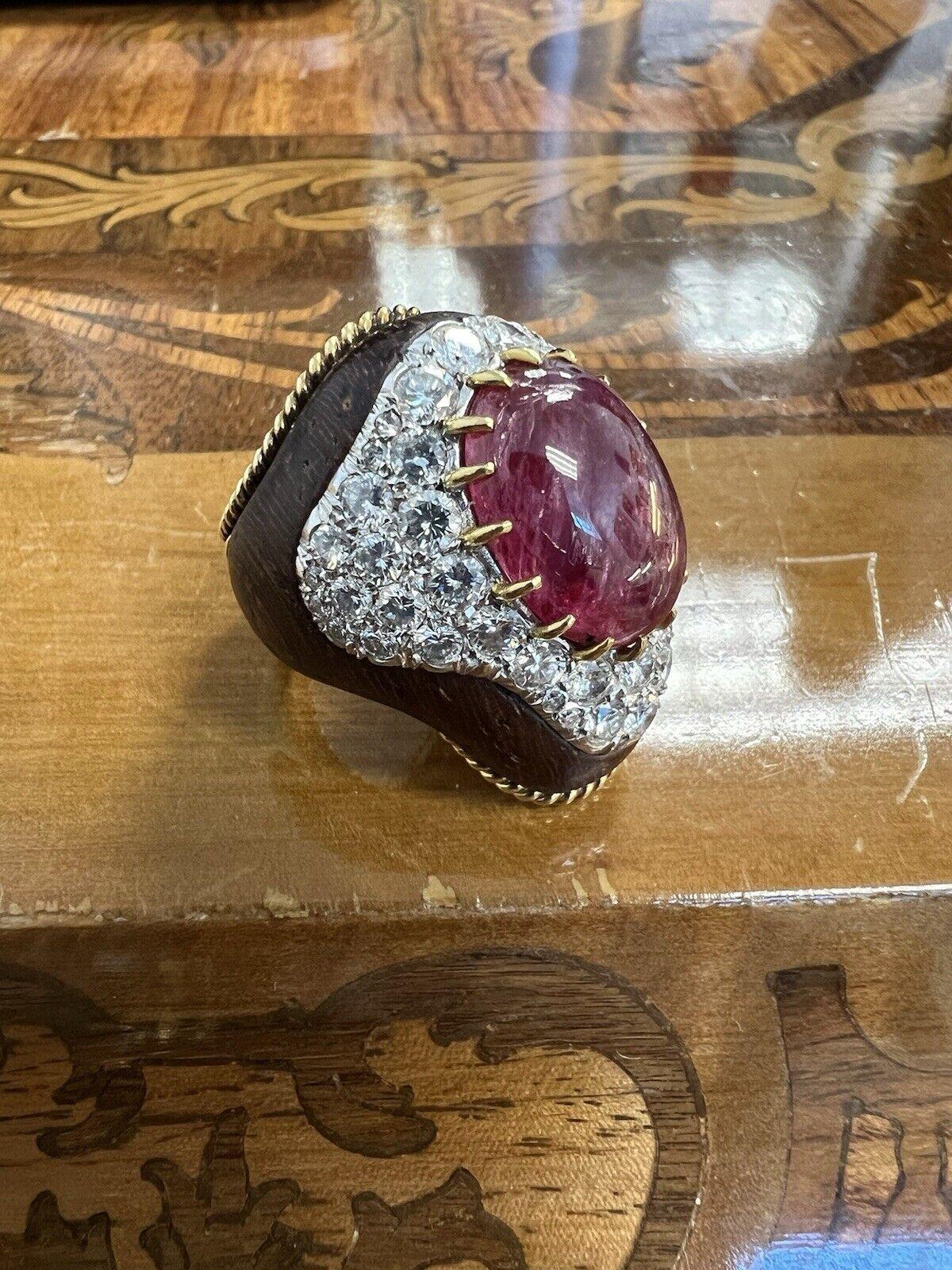 VINTAGE 18k Yellow Gold, Wood, Diamond & Ruby Cocktail Ring Vintage 1970s For Sale 4