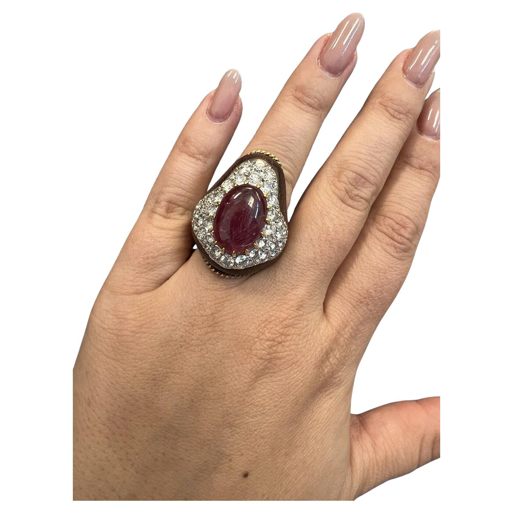VINTAGE Anello da cocktail in oro giallo 18k, Wood, diamanti e rubini Vintage 1970s