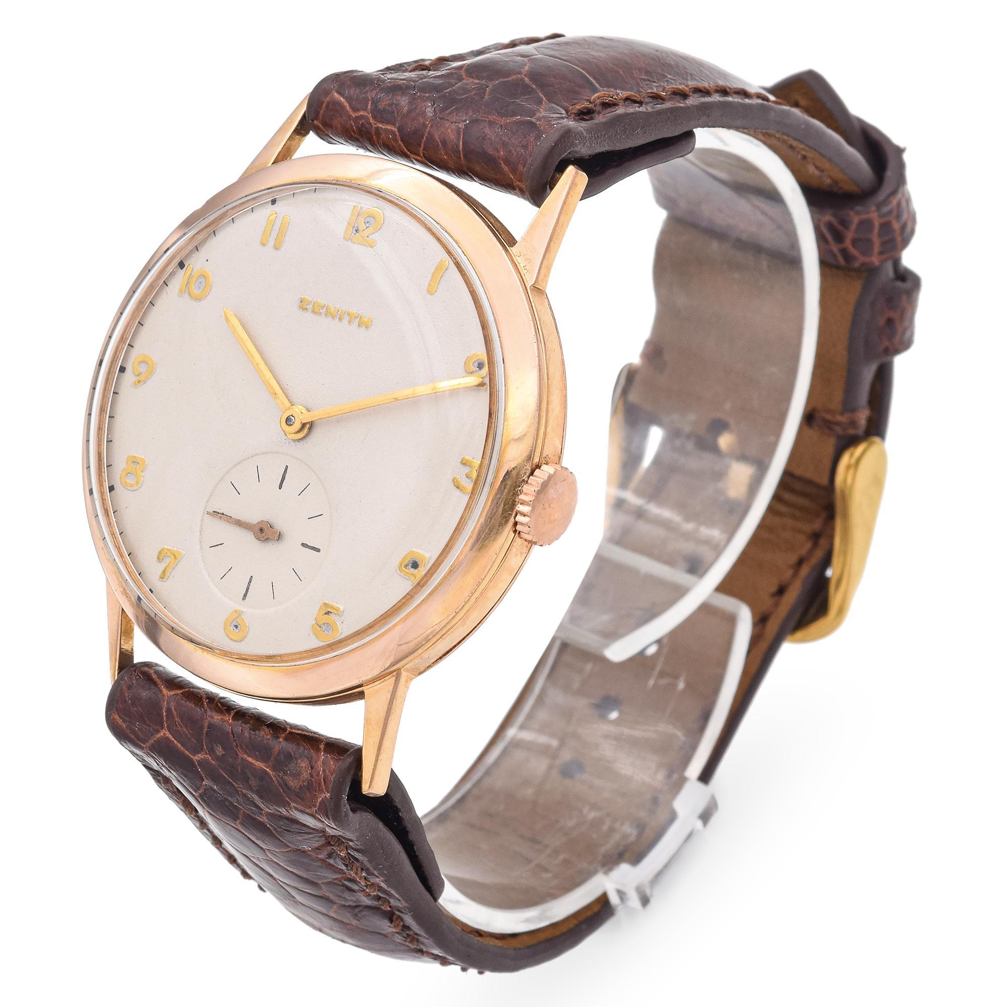 Marke: Zenith
Kaliber Nummer: 126
Gehäusegröße: 35mm
Uhrwerk: Mechanisch (Handaufzug)
MATERIAL: 18k Gelbgold
Gewicht: 46 Gramm

BR-1501-012325-05