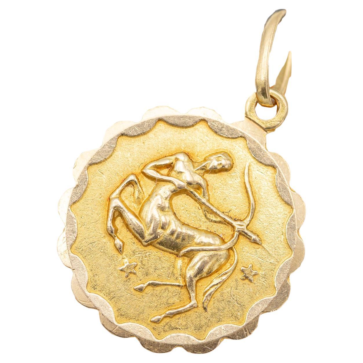 Vintage 18k zodiac pendant - Sagittarius charm - solid yellow gold - Star sign For Sale