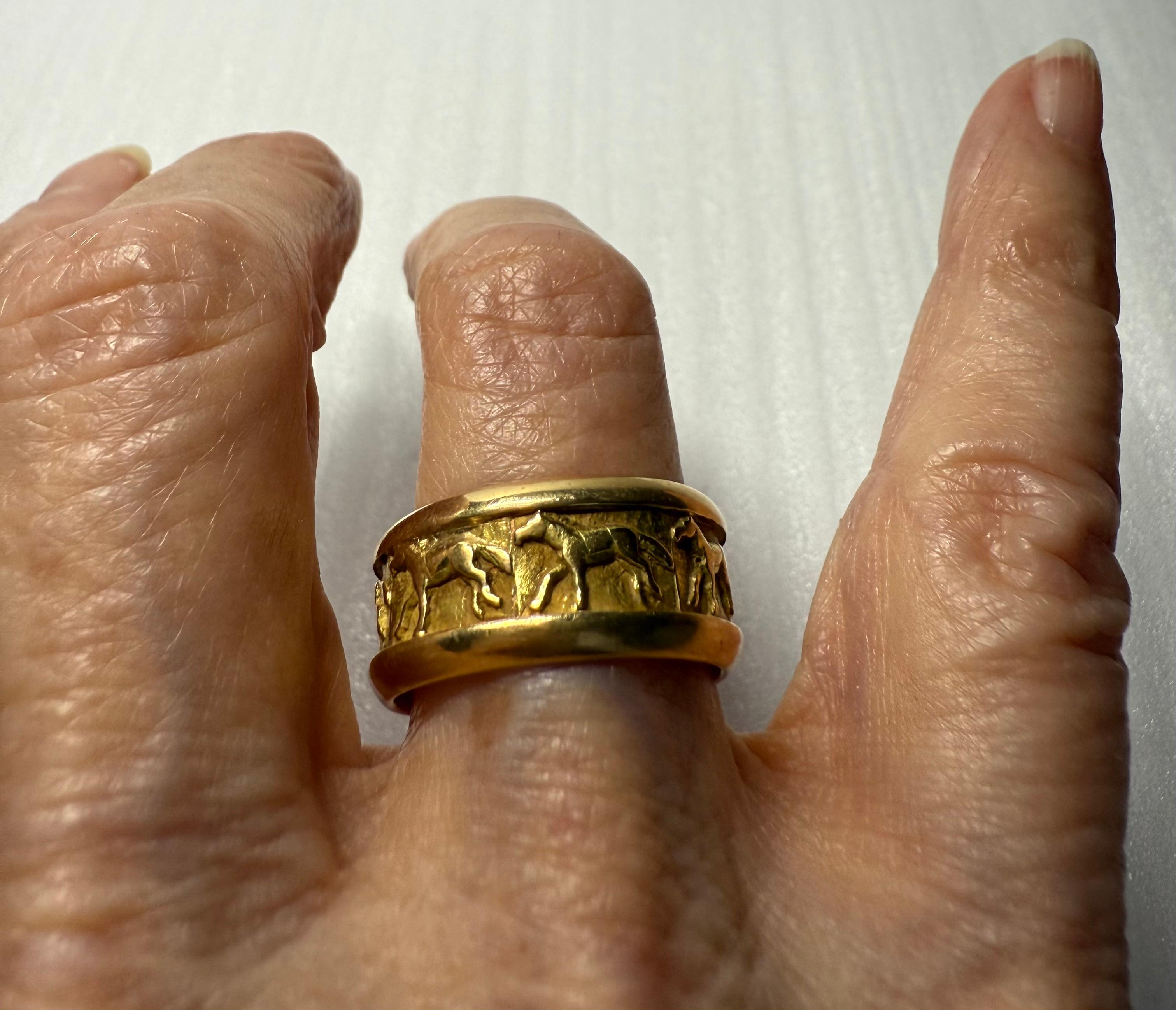 Vintage 18Kt Reiter Band Ring. im Angebot 5