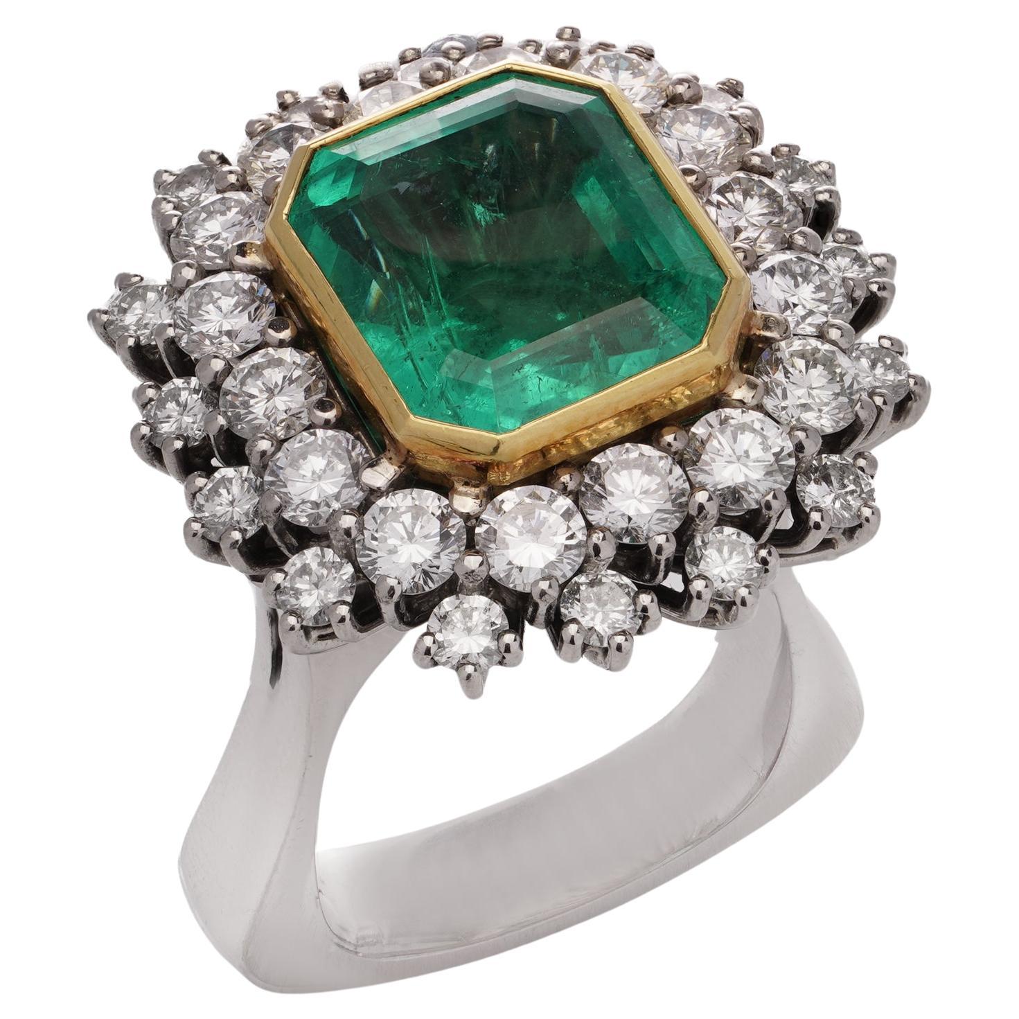 Vintage 18kt. gold 8.50 carats of Natural Colombian emerald cluster ring  For Sale