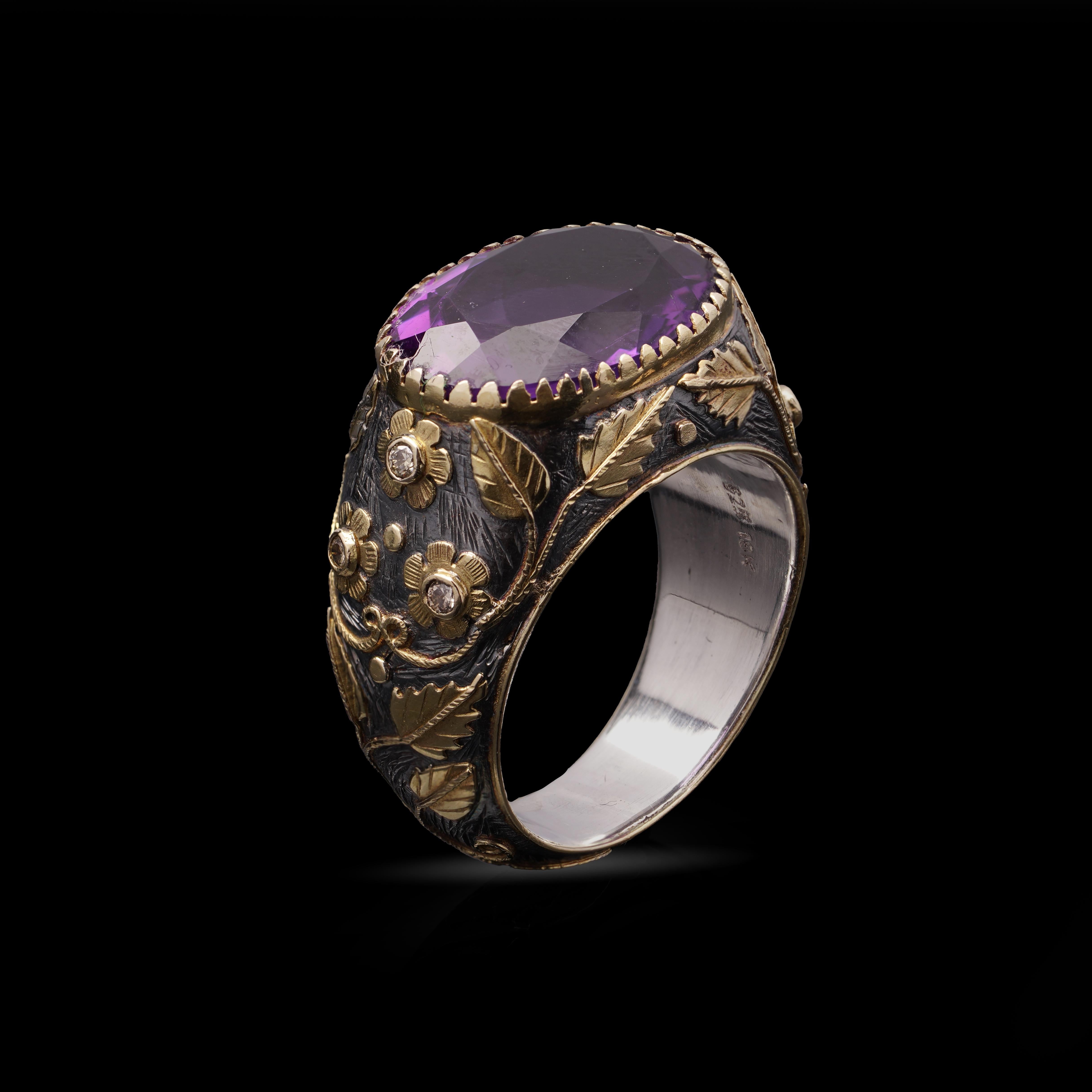 Vintage 18kt Gold and Silver Floral Dome Ring with Natural Amethyst In Excellent Condition For Sale In Braintree, GB