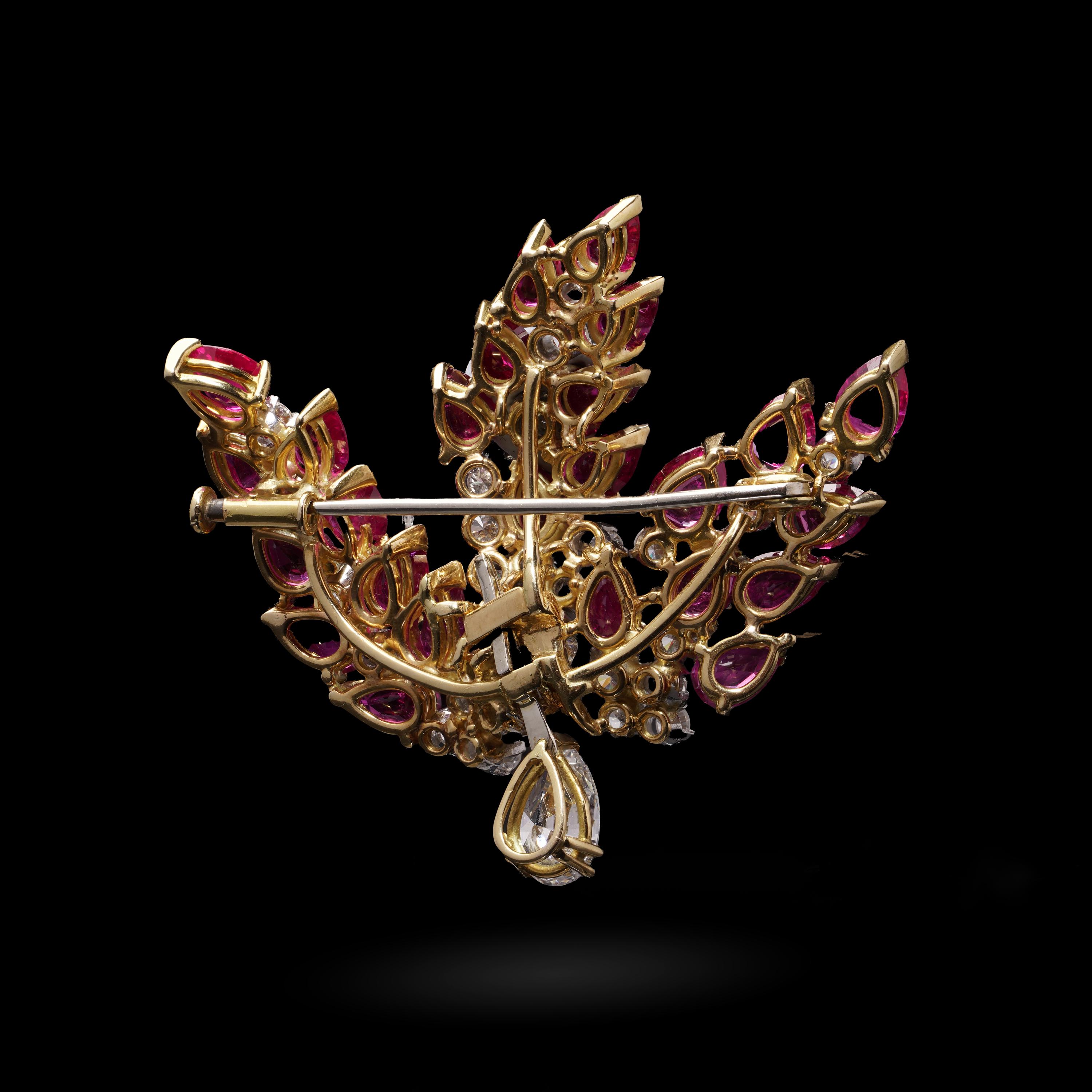 WGI - certified 18kt Gold Brooch with Natural Unheated Burma Rubies and Diamonds 1