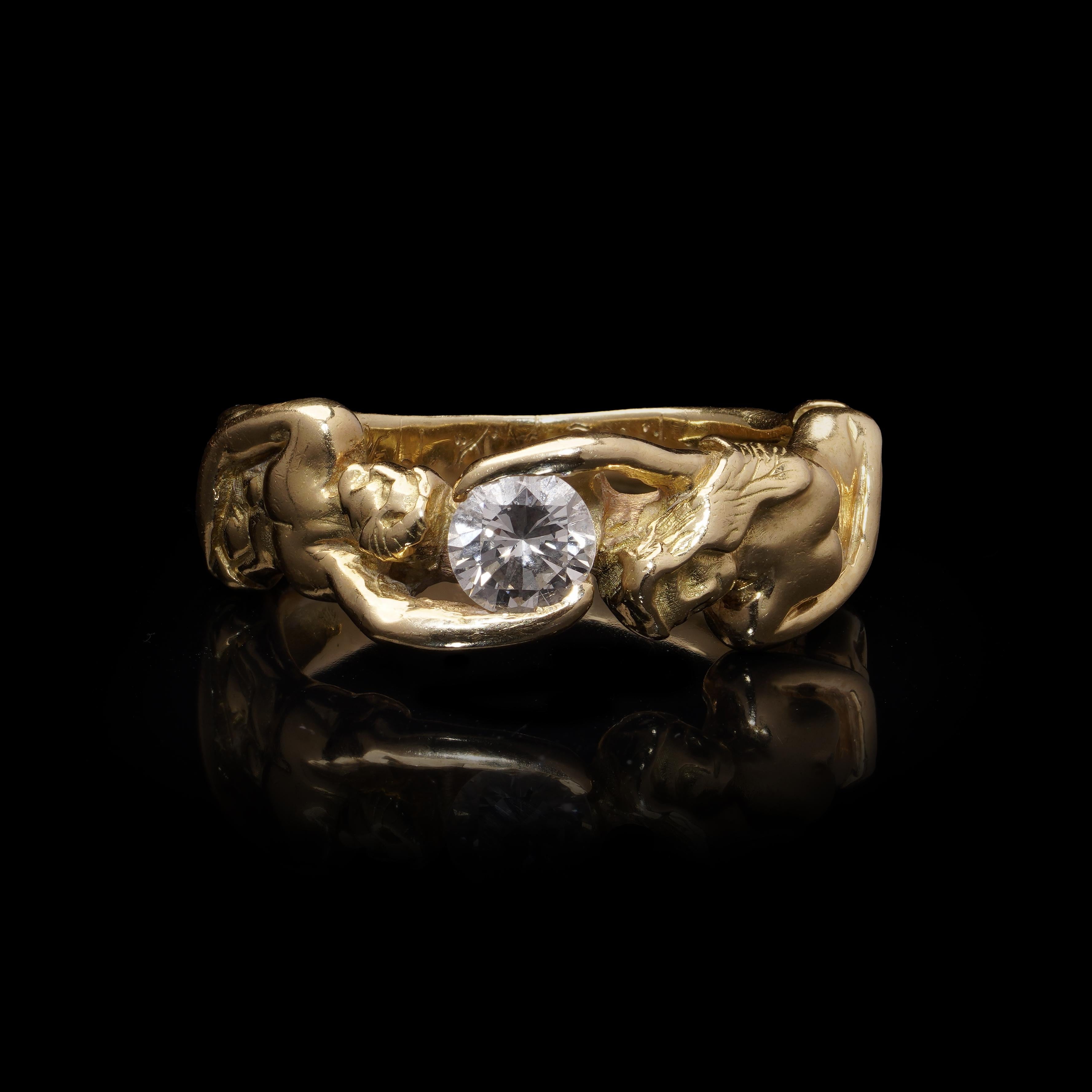 Vintage 18kt Gold Embrace Ring with Diamond, c. 1950-1970 Unisexe en vente