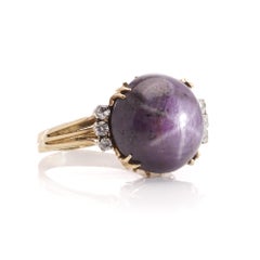 Vintage 18kt. gold star ruby cabochon ladies ring