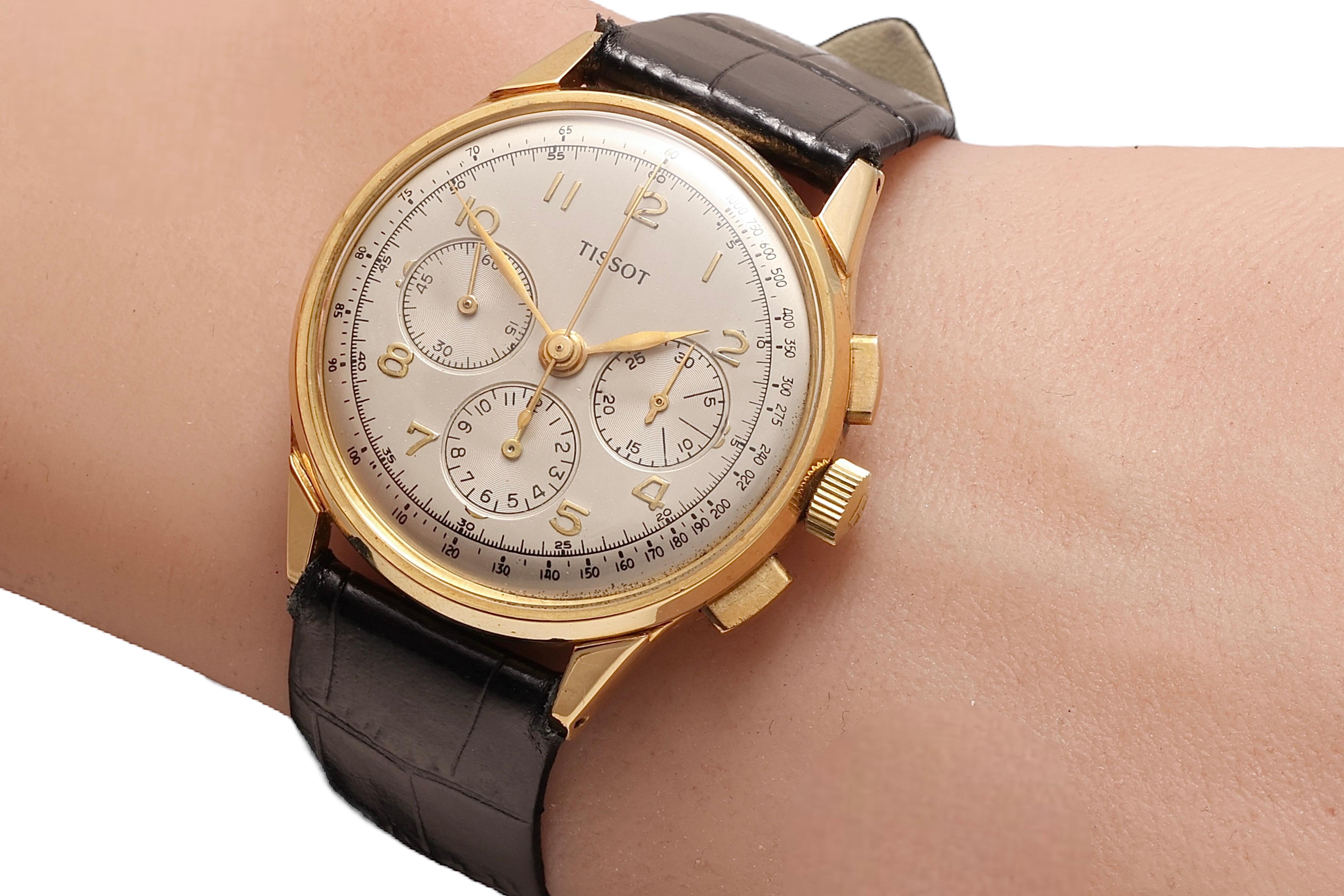 Montre chronographe Tissot vintage à remontage manuel en or 18 carats, Cal. Lémania 27.41 H en vente 2