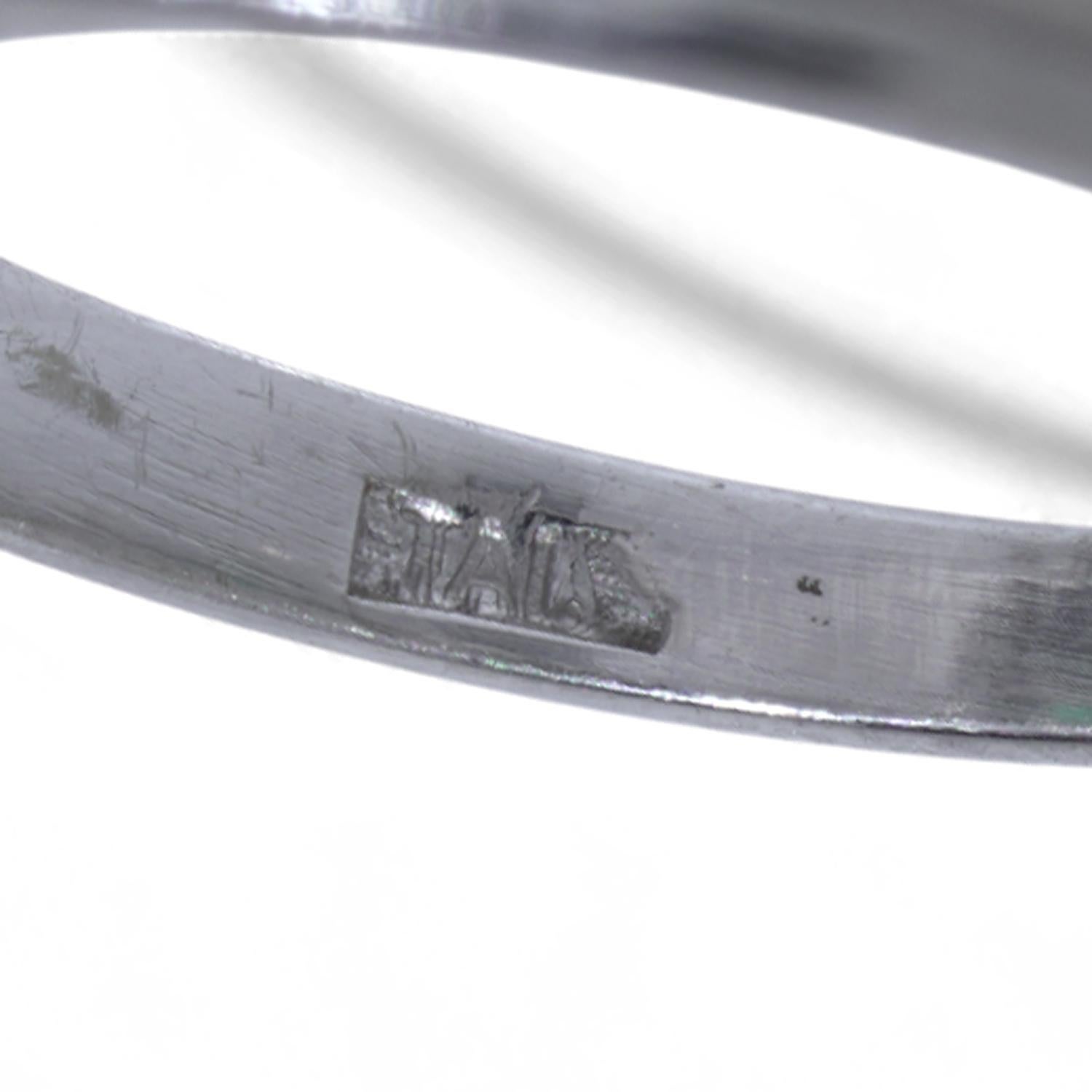 Vintage 18KT White Gold Colombian Emerald & Diamond Cluster Ring Pour femmes en vente