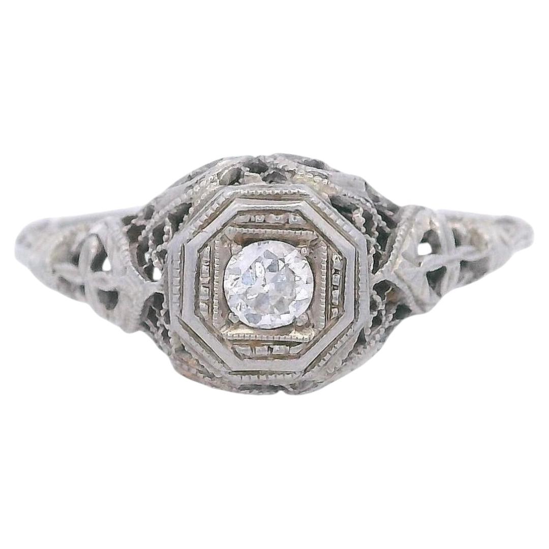 Vintage 18kt white Gold Engagement Ring with Diamond For Sale