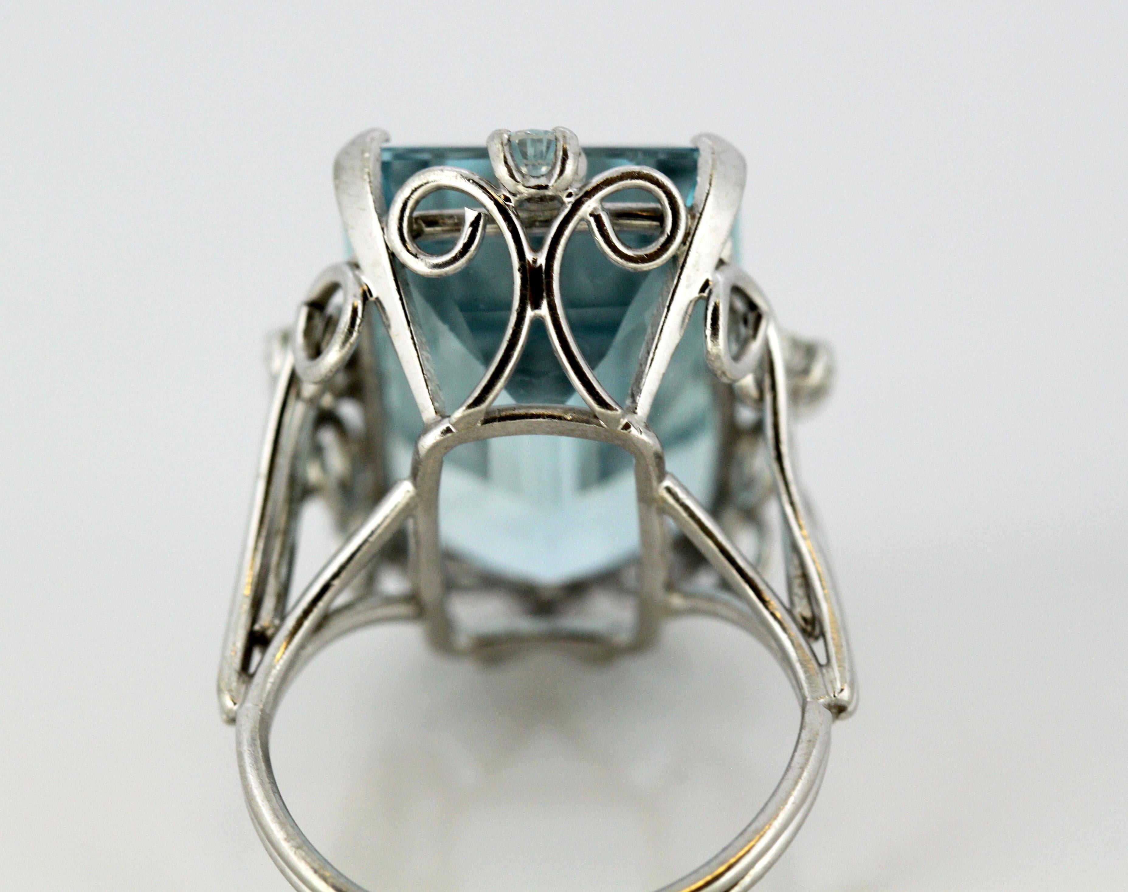 Vintage 18 Karat White Gold Ladies Ring with Natural Aquamarine and Diamonds 7