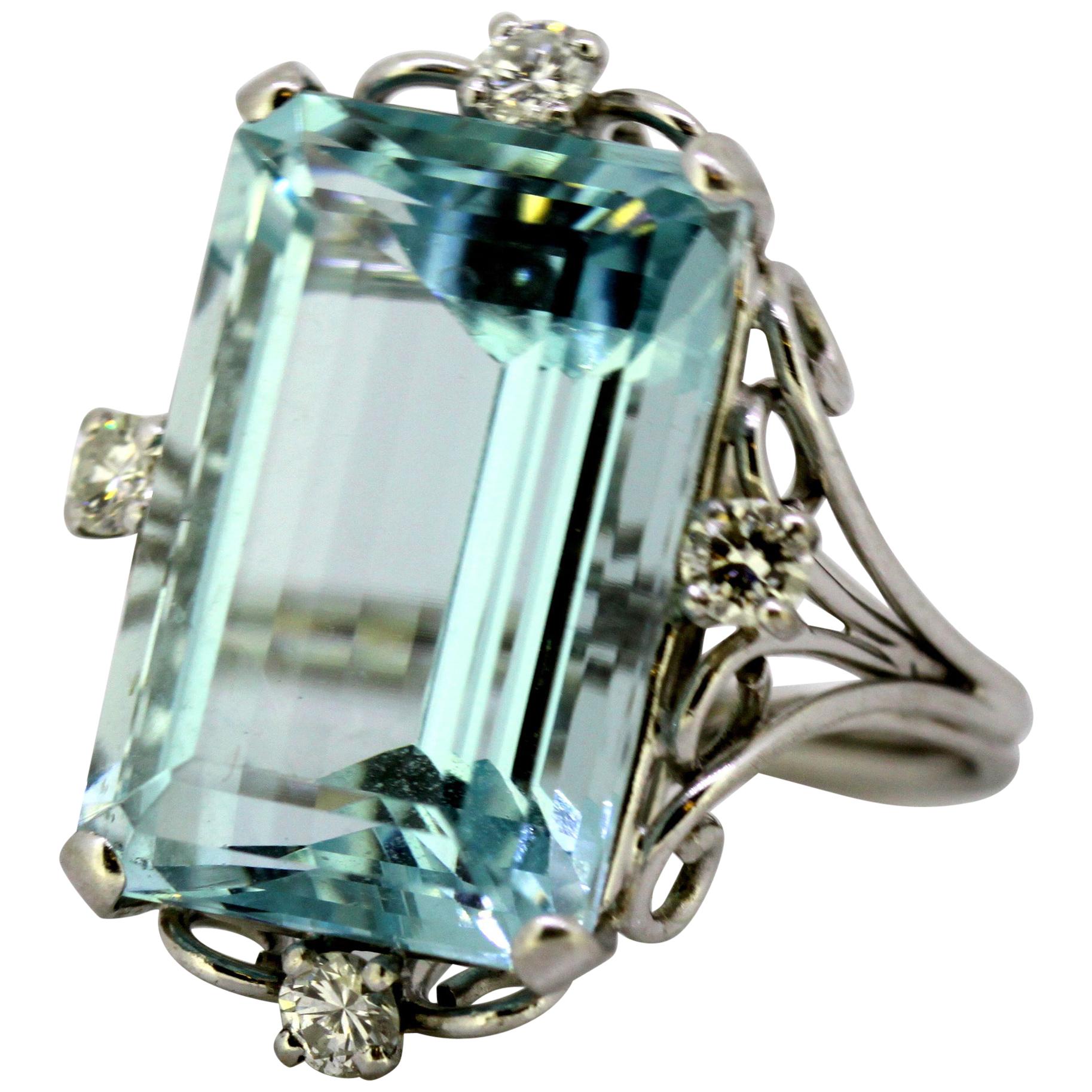 Vintage 18 Karat White Gold Ladies Ring with Natural Aquamarine and Diamonds