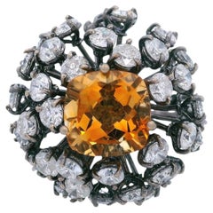 Bague de cocktail vintage « Tremblant » en or blanc 18 carats, sertie d'un saphir jaune et de diamants