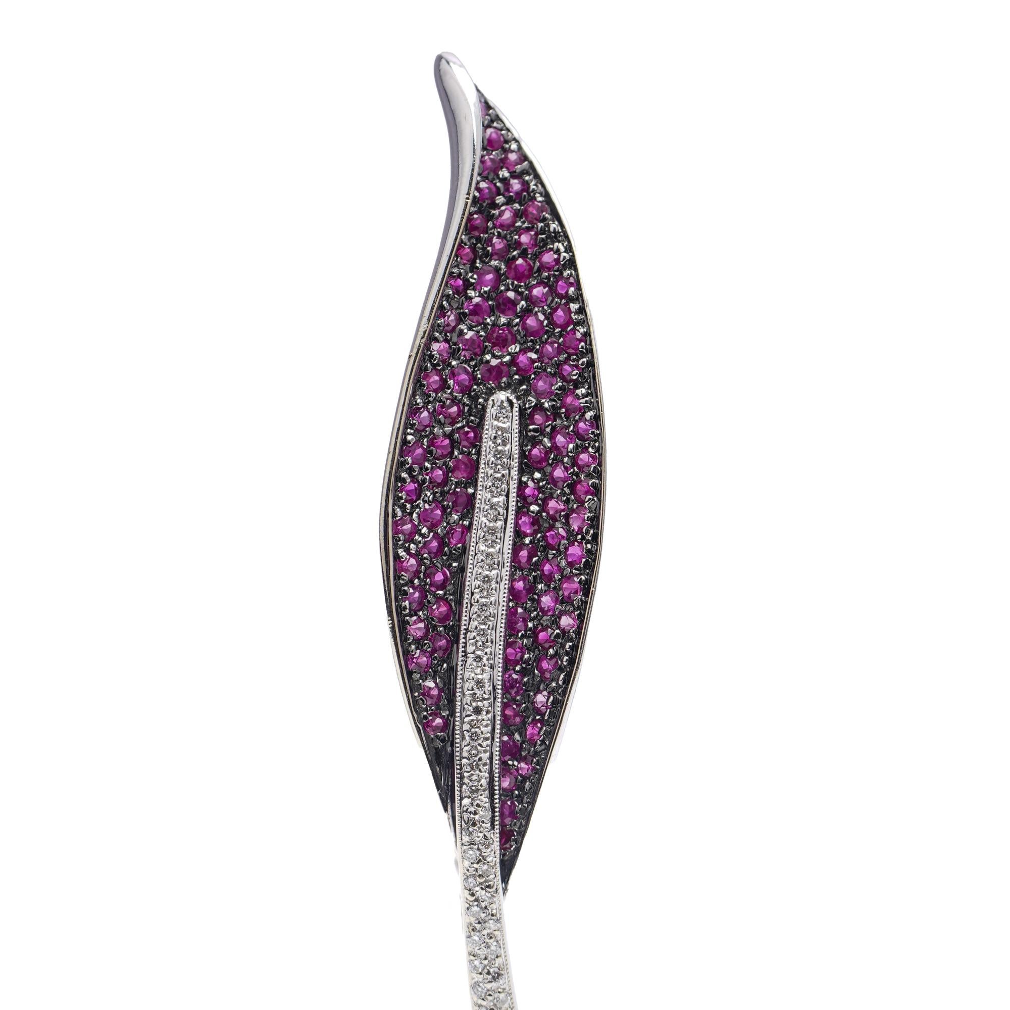 Round Cut Vintage 18kt. white leaf-shaped brooch, set with rubies and diamonds For Sale