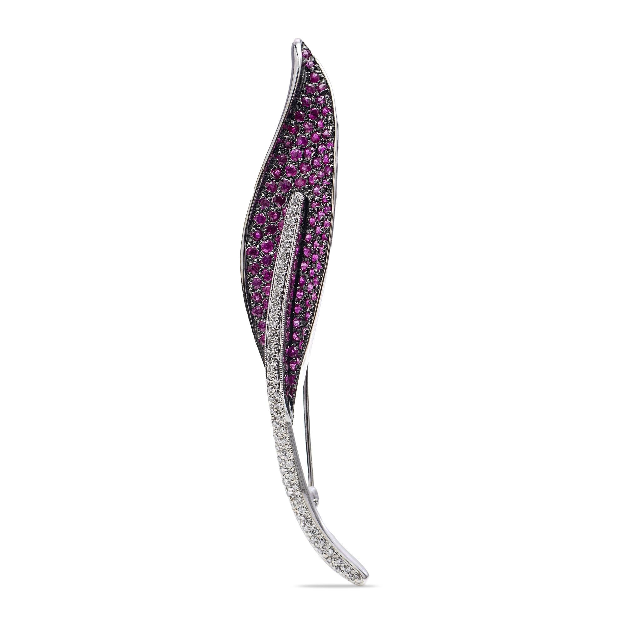 Vintage 18kt. white leaf-shaped brooch, set with rubies and diamonds 3