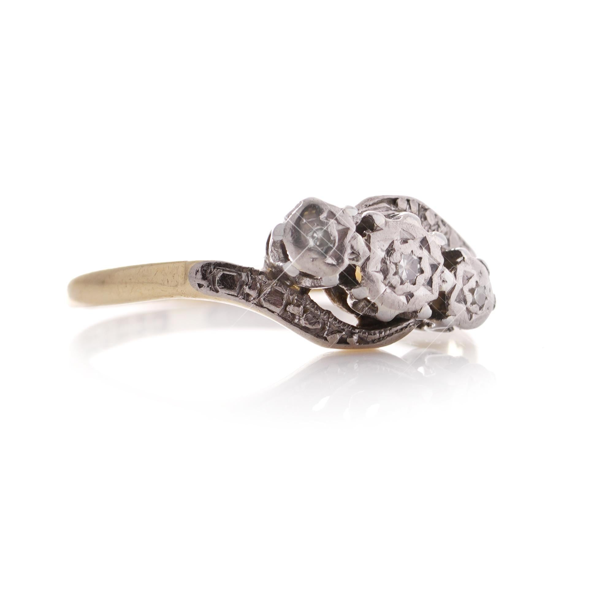 Brilliant Cut Vintage 18kt yellow and white gold diamond ring For Sale