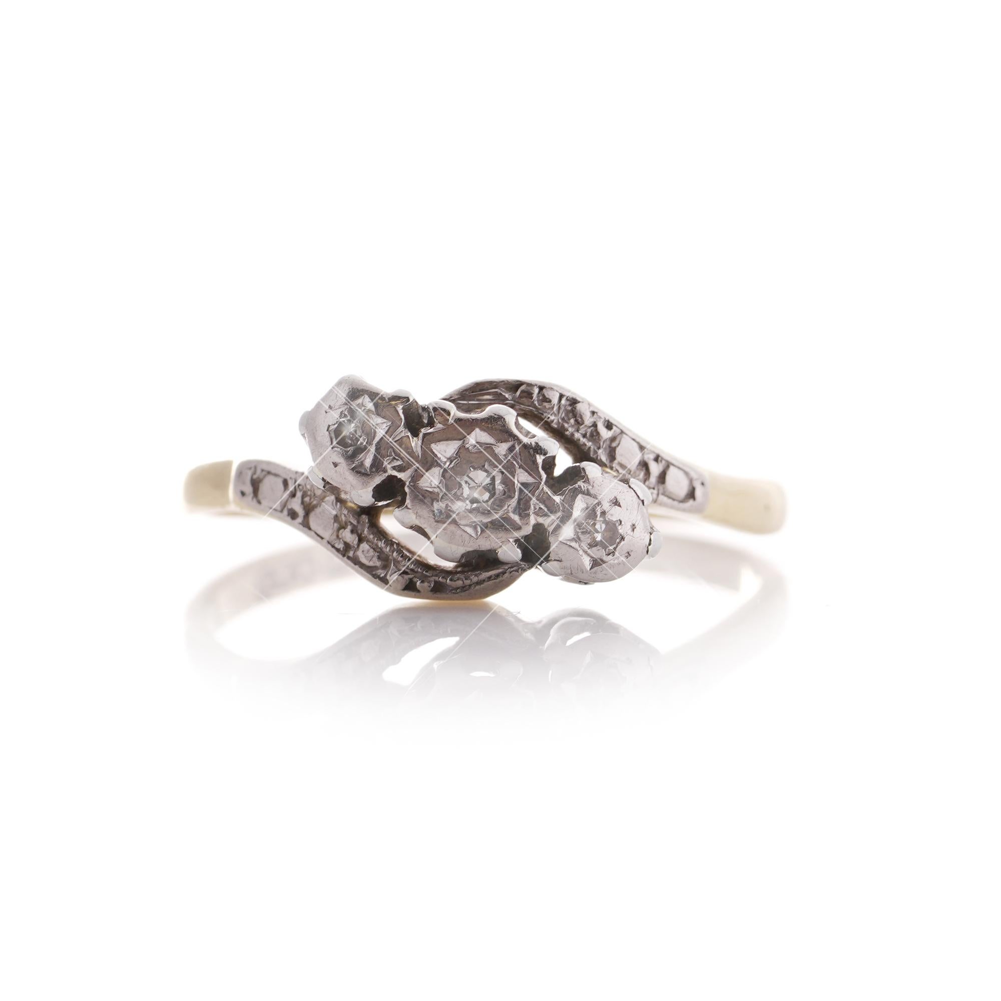 Vintage 18kt yellow and white gold diamond ring For Sale 1