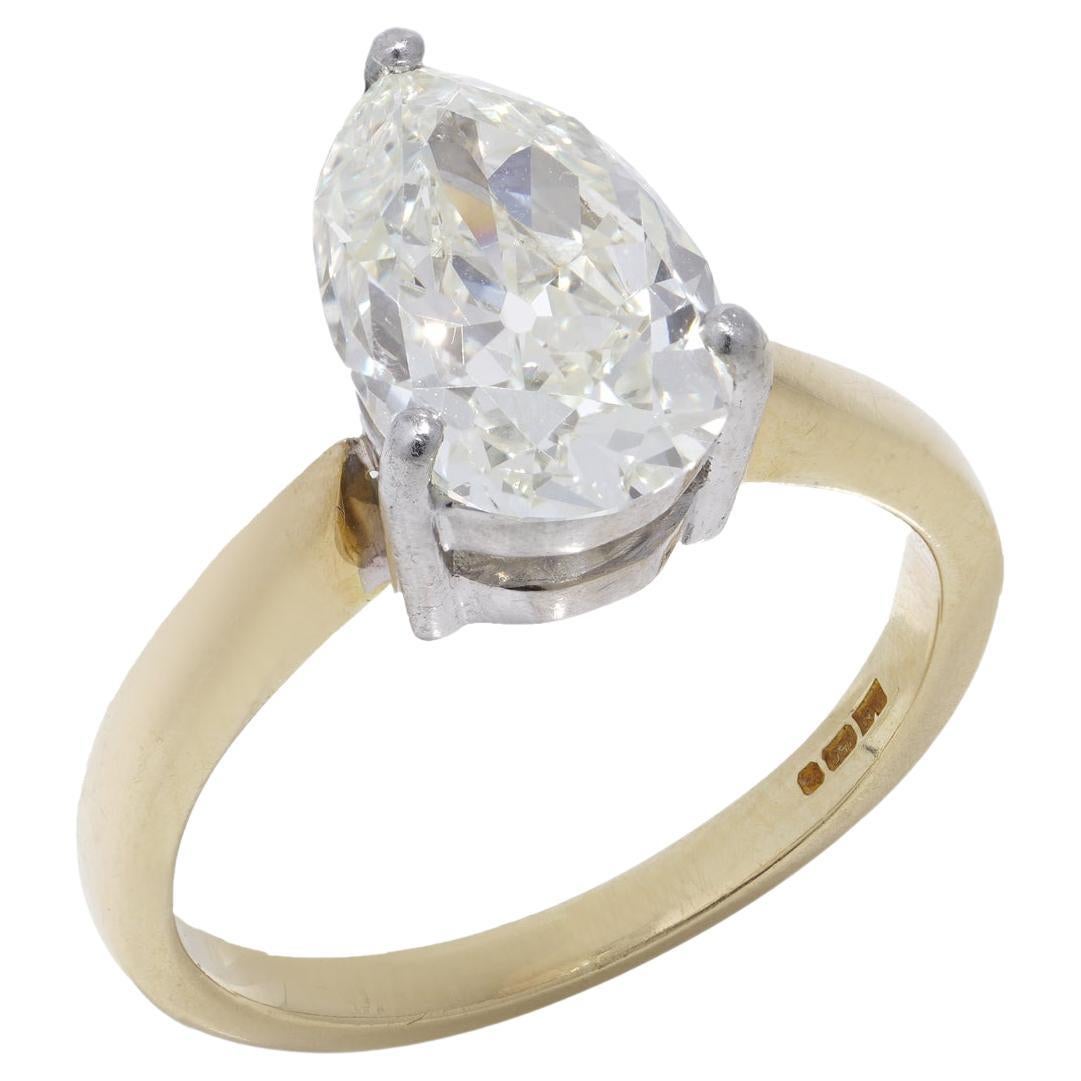 Vintage 18kt yellow and white gold diamond solitaire ring. For Sale at ...