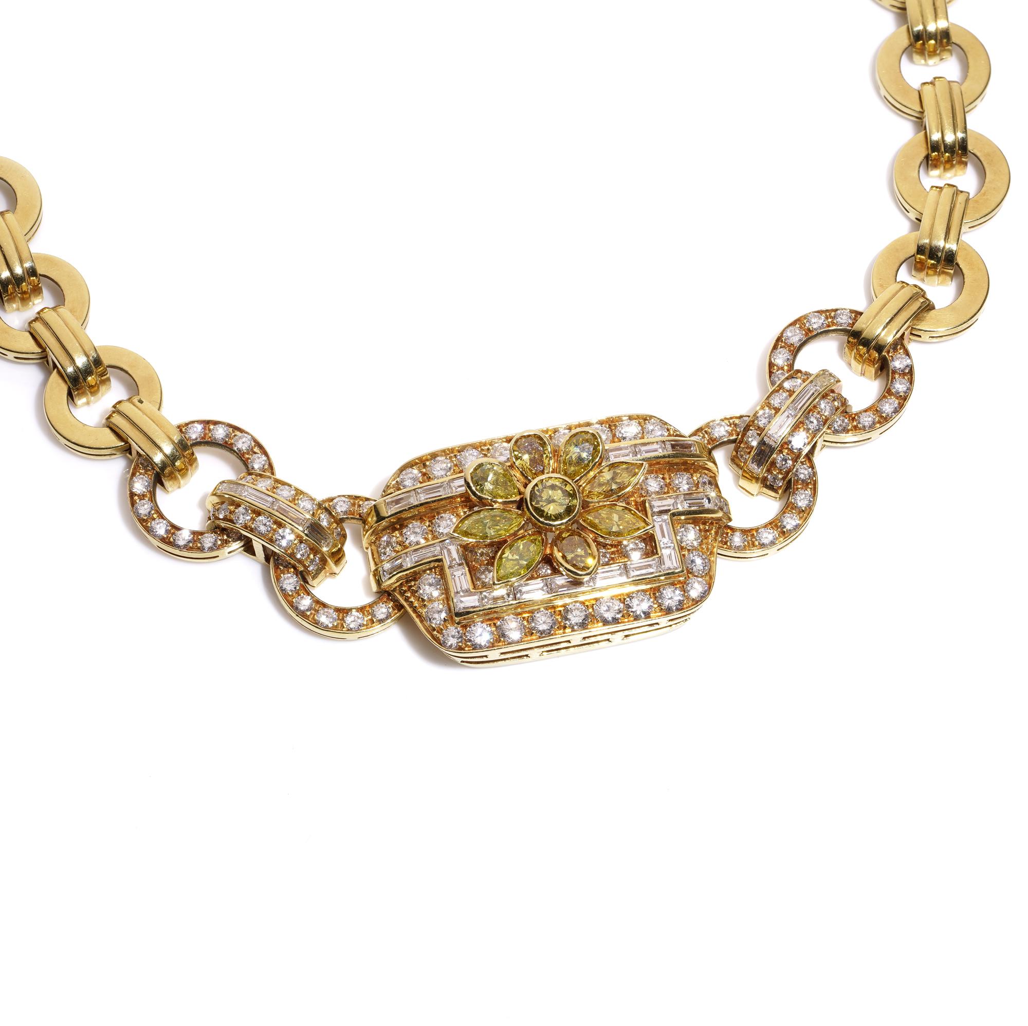 Women's or Men's Vintage 18kt yellow collar necklace with fancy yellow and white diamonds For Sale