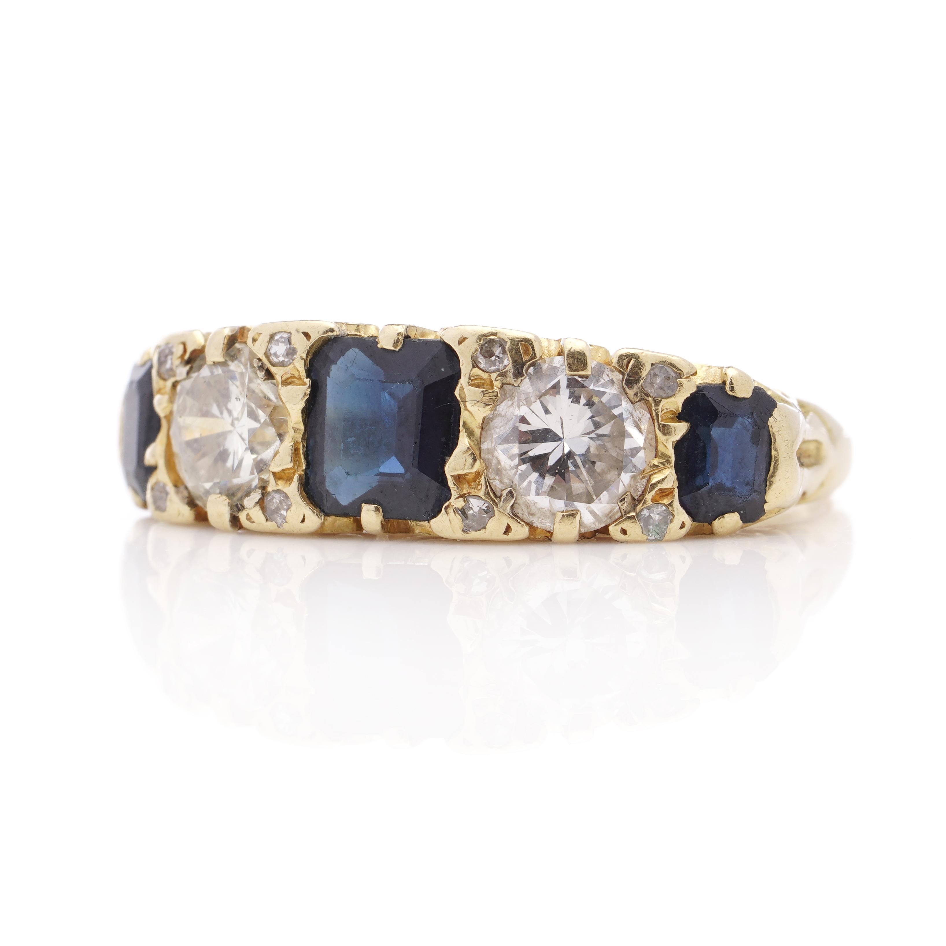 Brilliant Cut Vintage 18 Karat Yellow Gold 5 Stone Ladies Ring with Sapphires and Diamonds For Sale