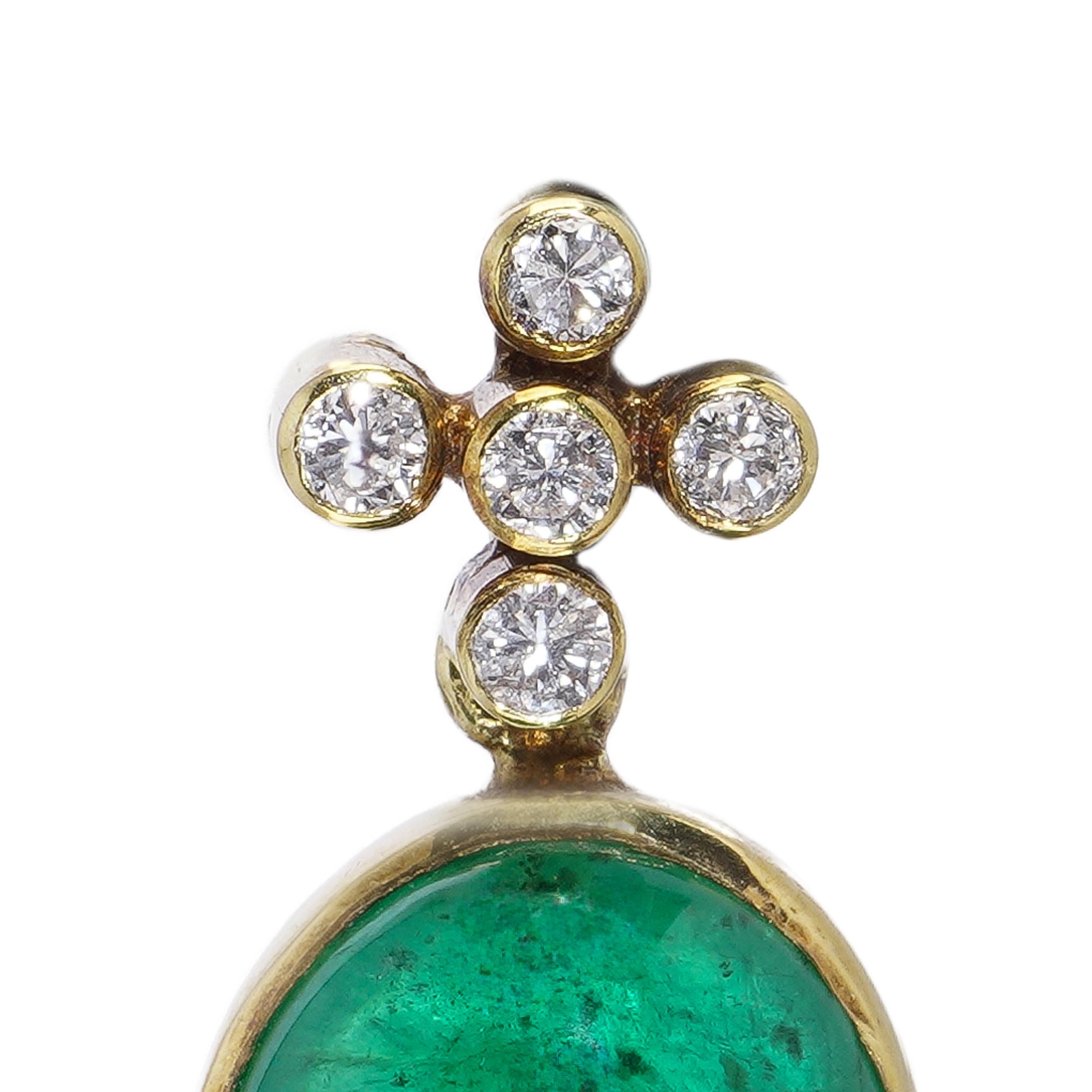 Vintage 18kt yellow gold cabochon emerald and diamond pendant Pour femmes en vente