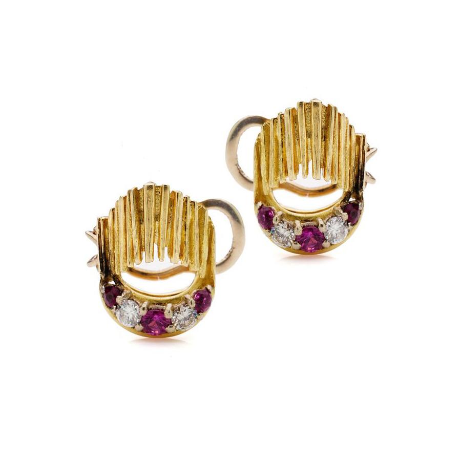 Vintage 18kt. yellow gold clip-on earrings, set with brilliant diamonds and rubies.
Made in Europe, Ca. 1970's
Tested positive for 18kt. gold.

Dimensions:
Length x width x height: 2 x 2 x 1 cm
Weight: 8.03 grams

Rubies -
Cut: Brilliant
Quantity of