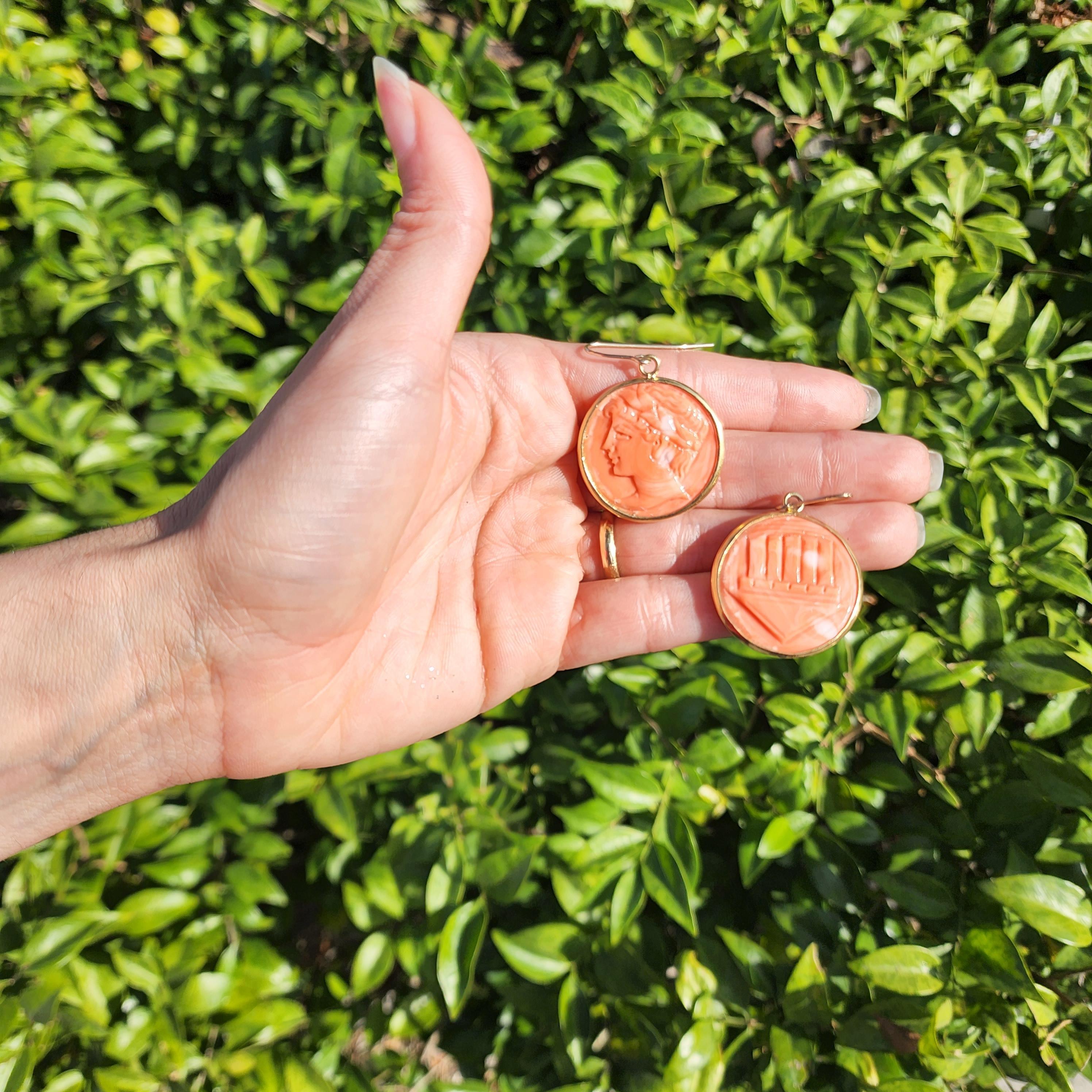 Vintage 18kt yellow Gold Coral Cameo Earrings In Excellent Condition For Sale In Aventura, FL