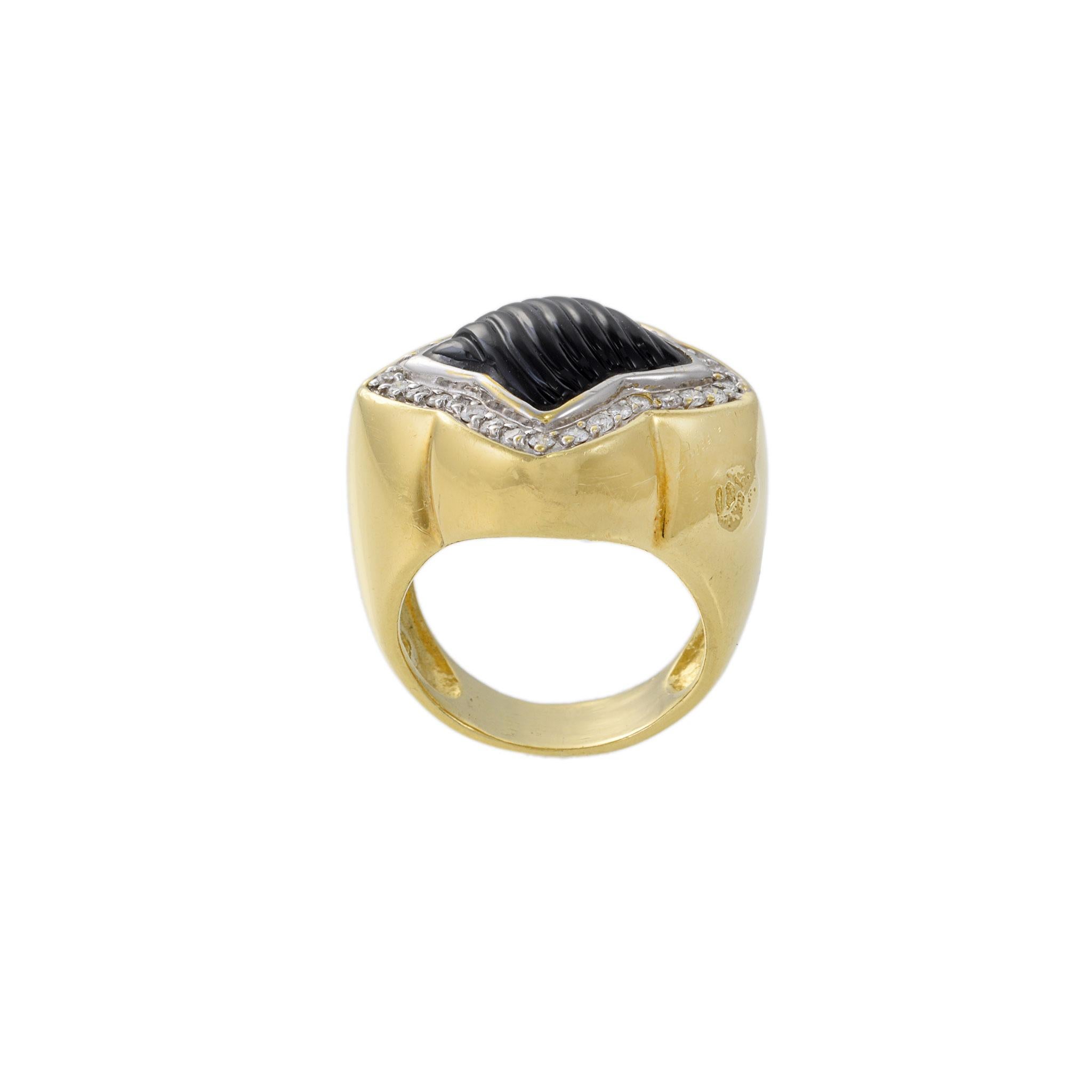 Vintage 18KT Yellow Gold David Yurman Black Onyx And Diamond Ring In Excellent Condition For Sale In New York, NY