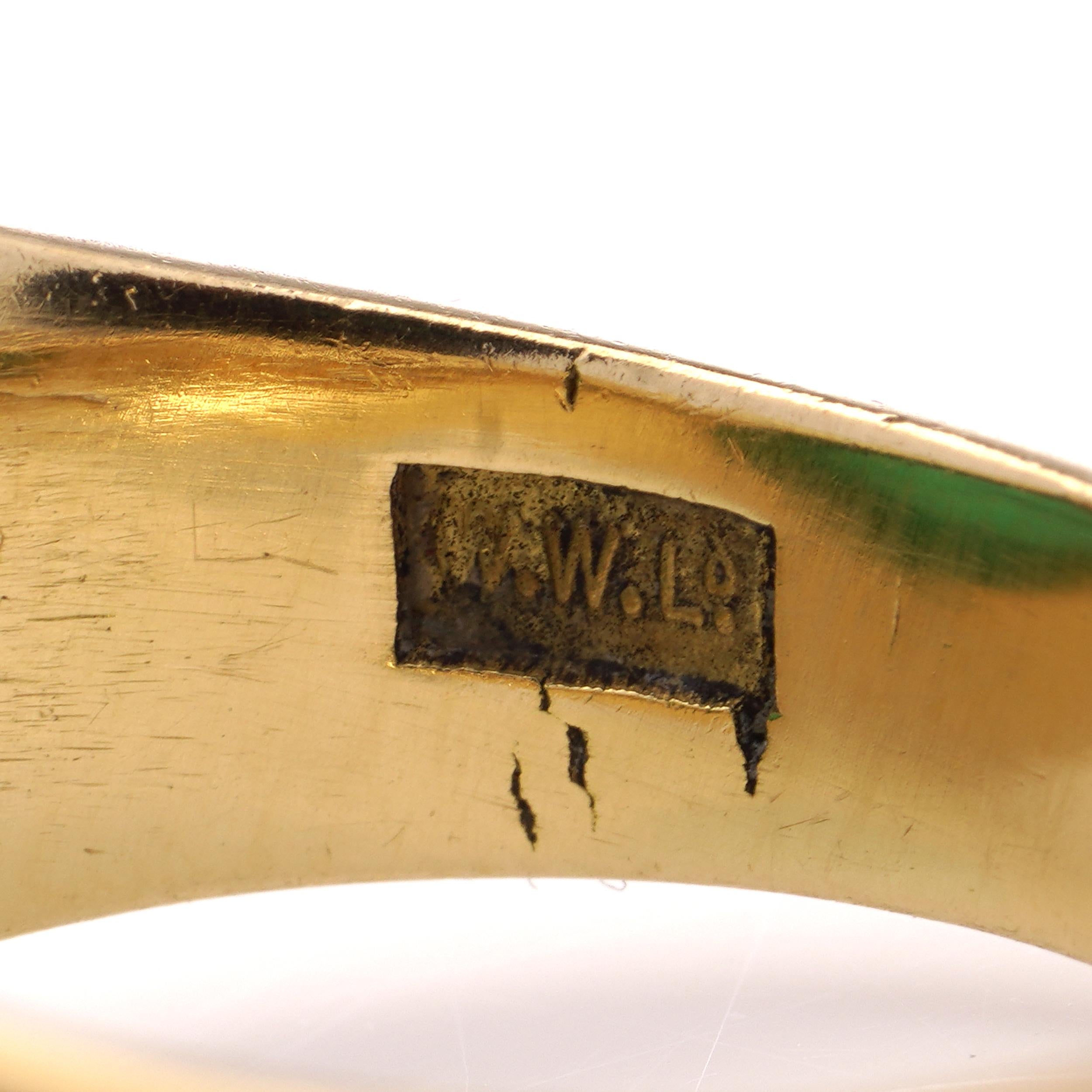 Vintage 18kt Gelbgold Dome Ring mit ovalen 3,95ct. Cabochon Smaragd gesetzt im Angebot 4