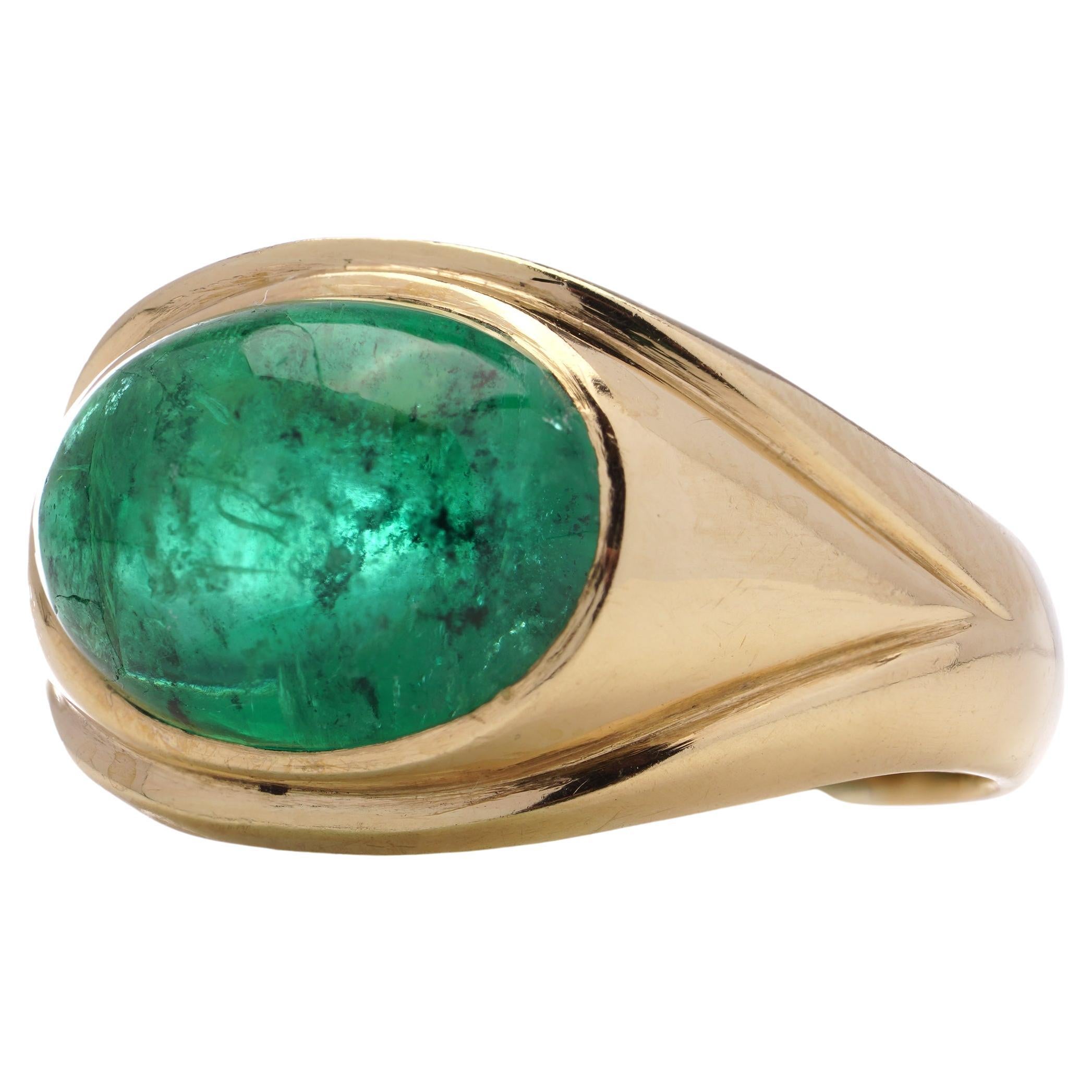 Vintage 18kt yellow gold dome ring set with oval 3.95ct. cabochon Emerald For Sale