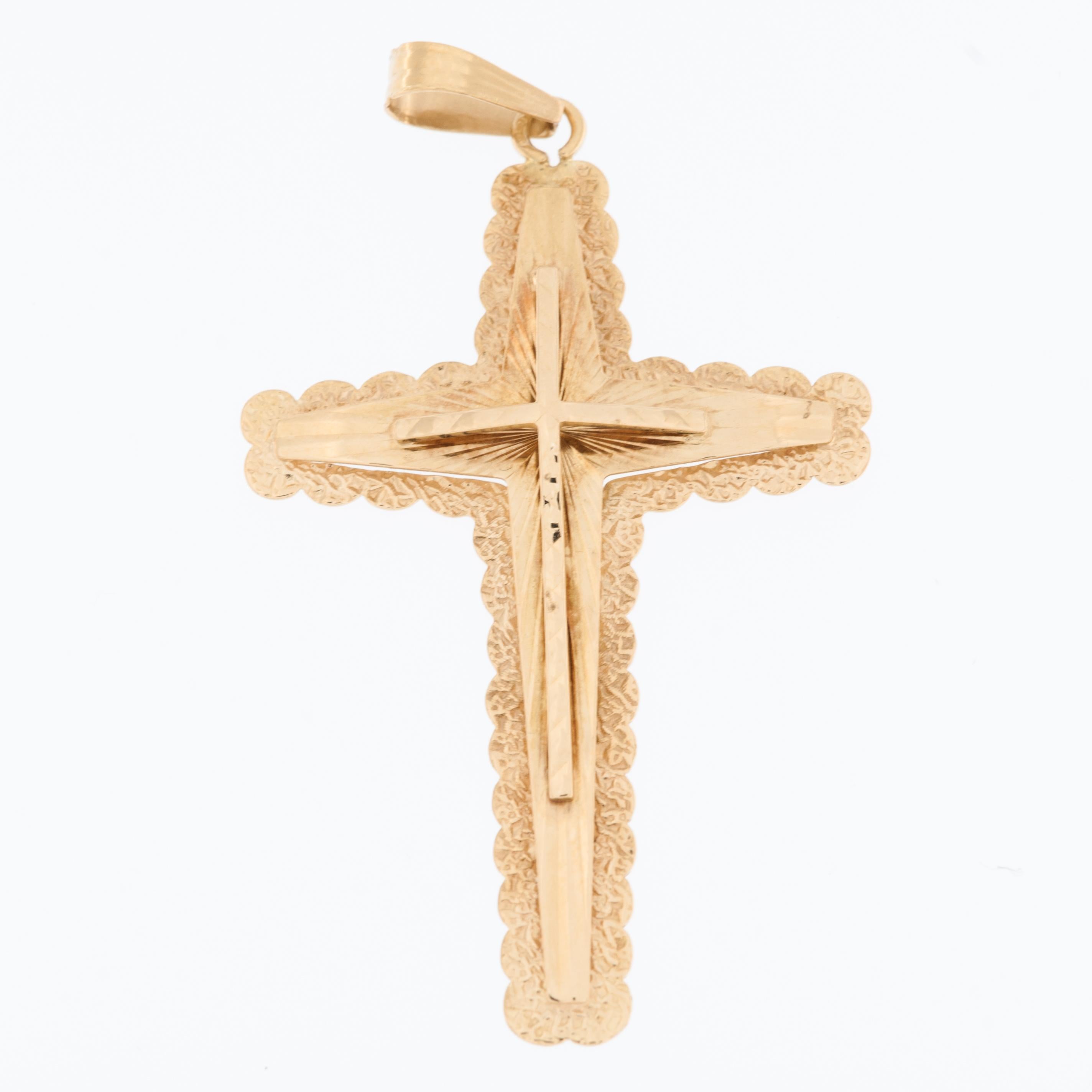 Vintage 18kt Yellow Gold French Cross In Good Condition For Sale In Esch sur Alzette, Esch-sur-Alzette