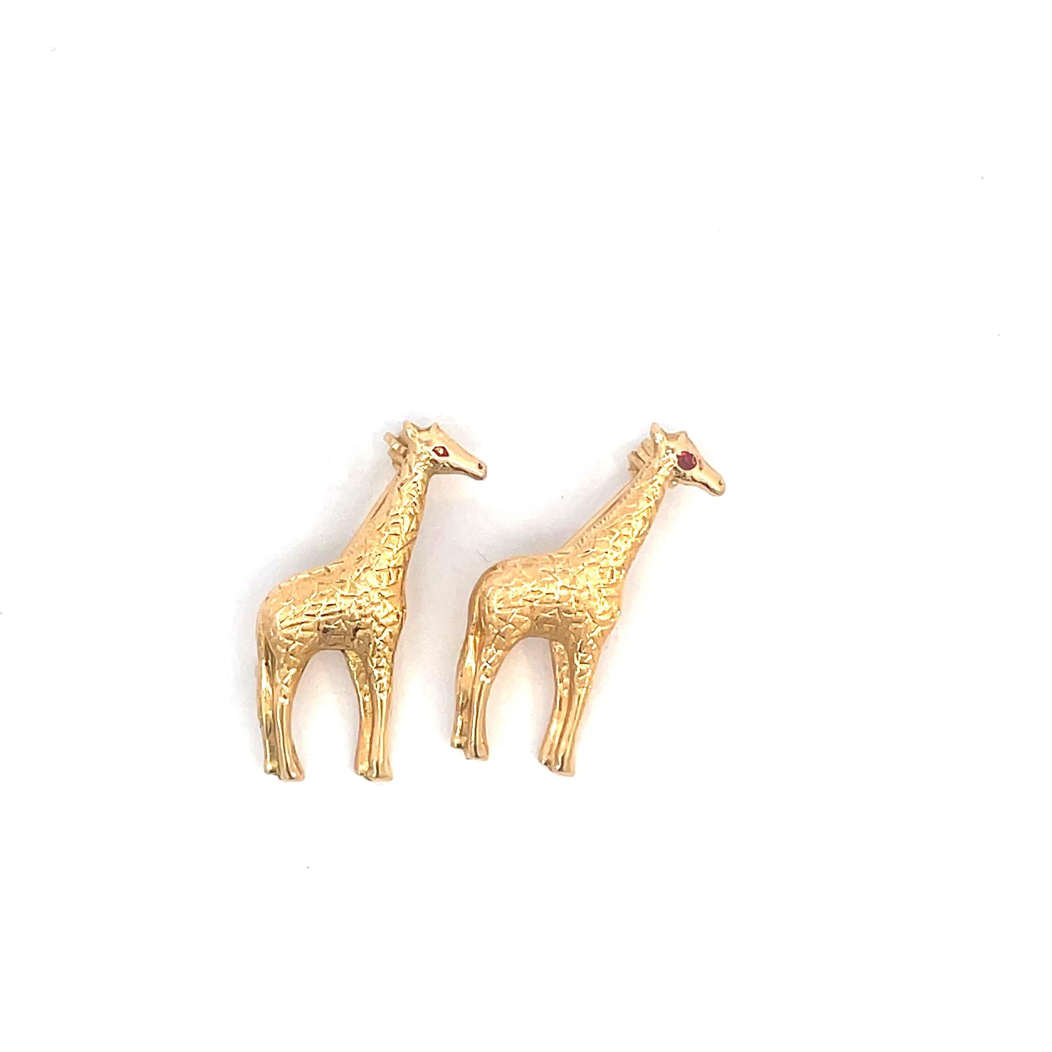 Women's or Men's Vintage 18Kt Yellow Gold Giraffe Brooches For Sale