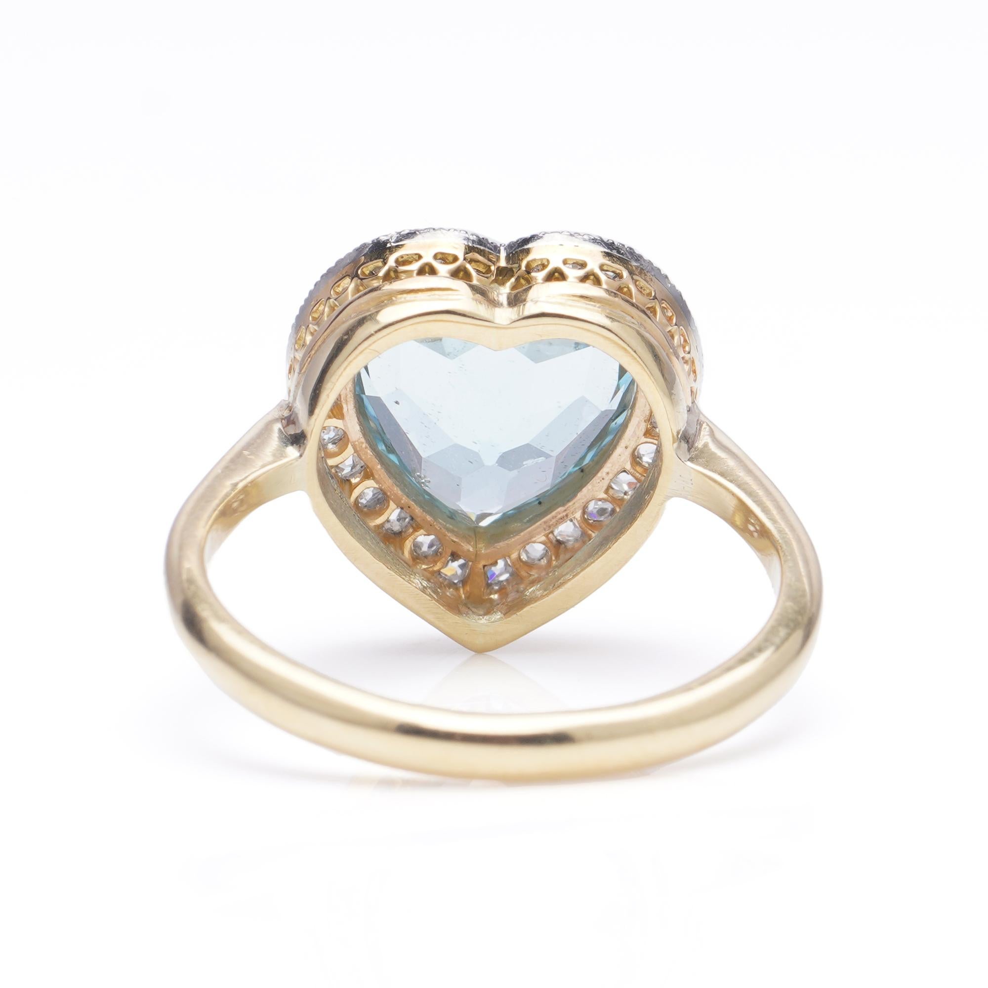 Vintage 18kt Yellow Gold Ladies Ring with Heart Cut 6.00 Ct. Aquamarine For Sale 1