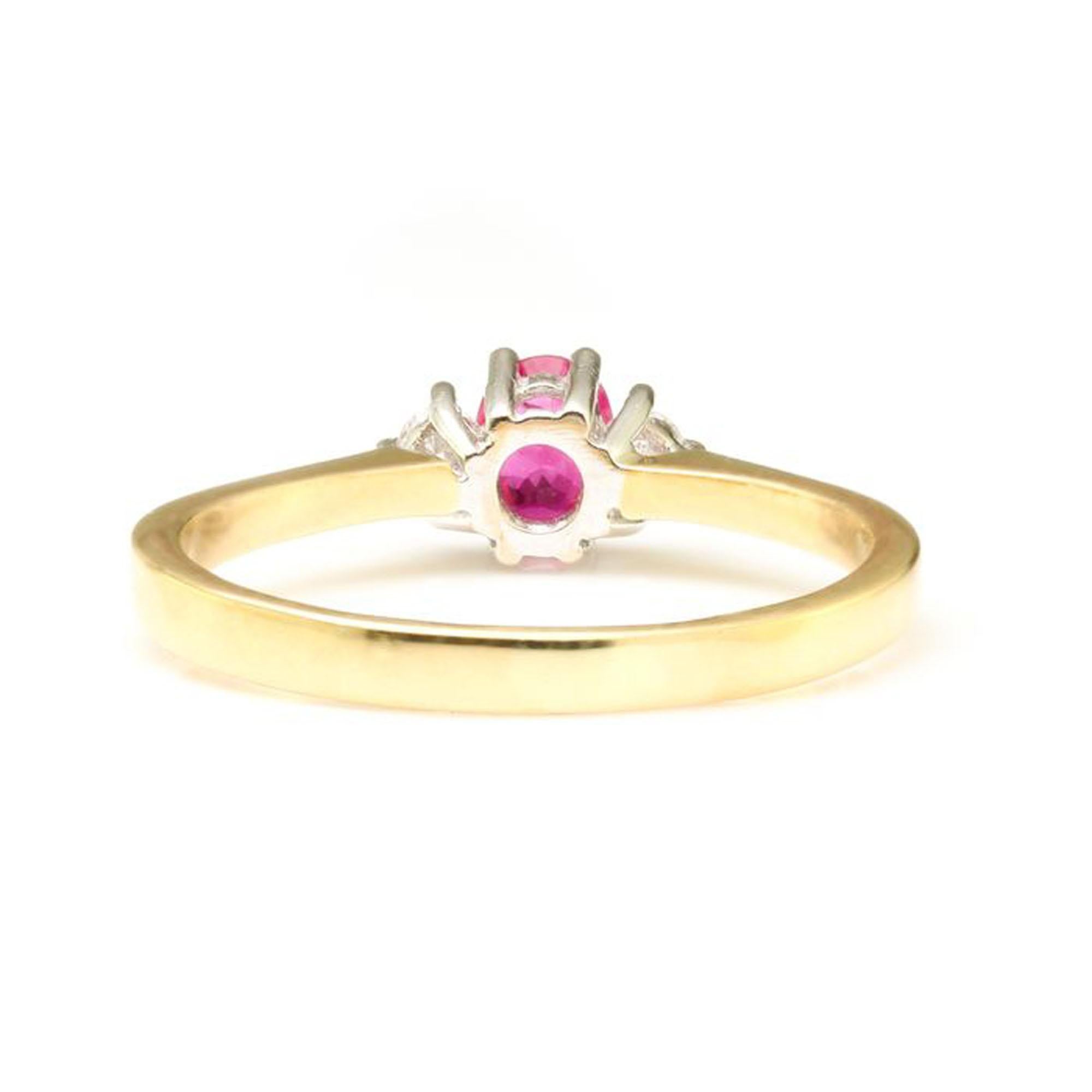 Women's Vintage 18kt Yellow Gold Ladies Ring with Natural Ruby and Diamonds For Sale