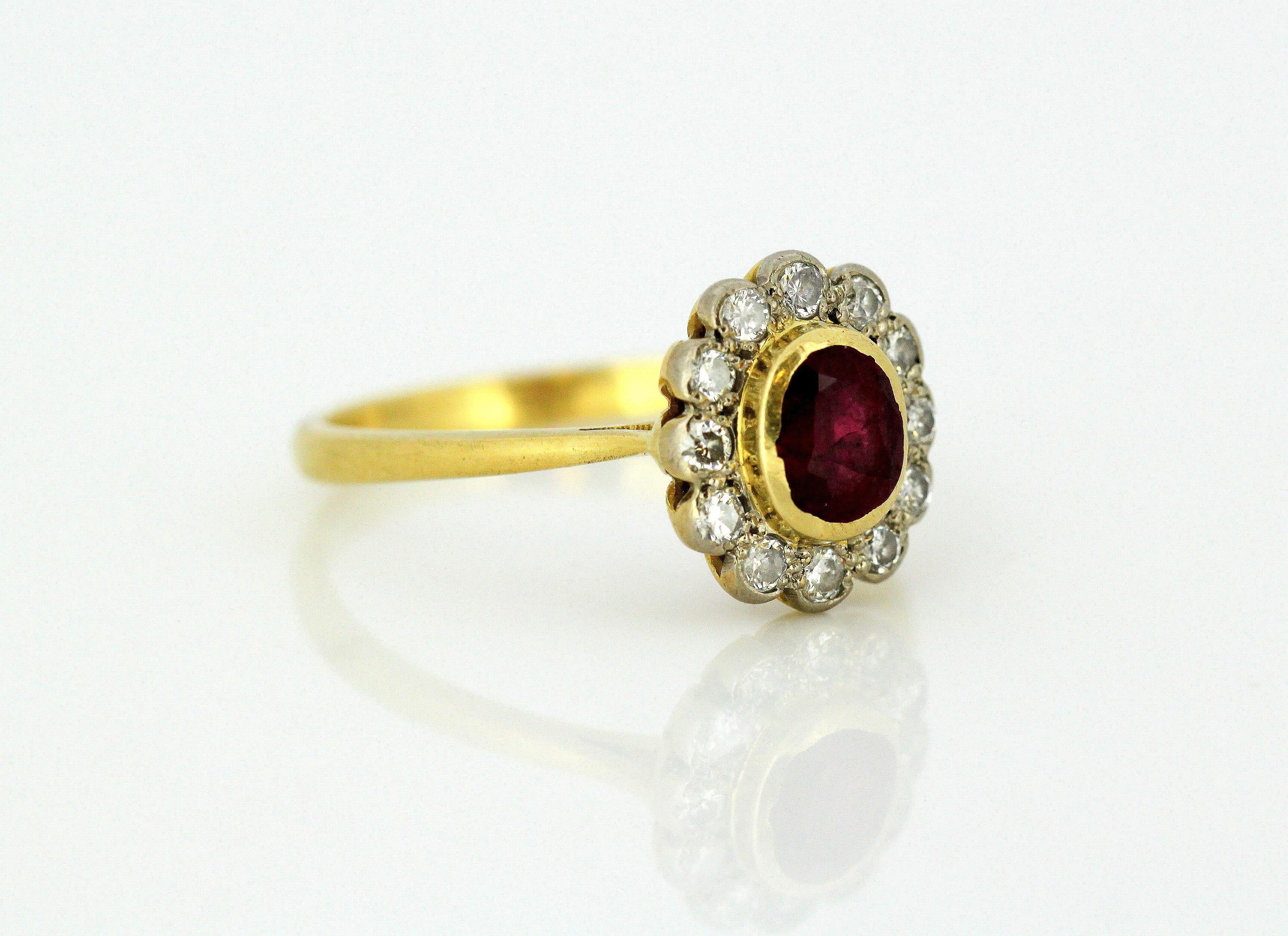 Vintage 18 Karat Gold Ladies Ring with Natural Ruby and Diamonds, London, 1985 2