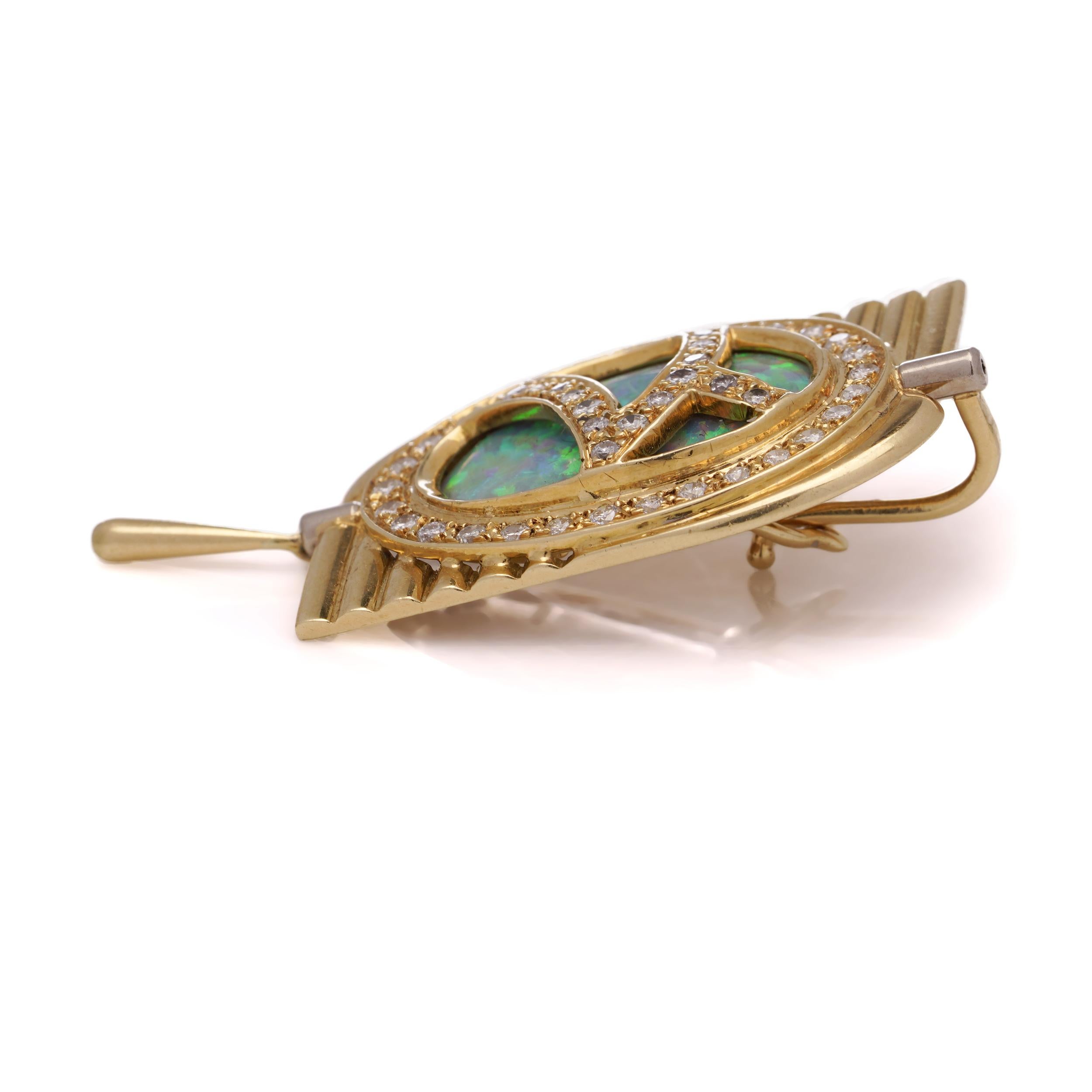 Geoffrey Turk Vintage 18kt. yellow gold pendant with opal and diamonds.
Made in the United Kingdom, London, 1984
Maker: Geoffrey Turk 
Fully hallmarked

Dimensions:
Length x width x height: 4 x 1.8 x 1 cm
Weight: 8.74 grams

Oval -
Approx carat